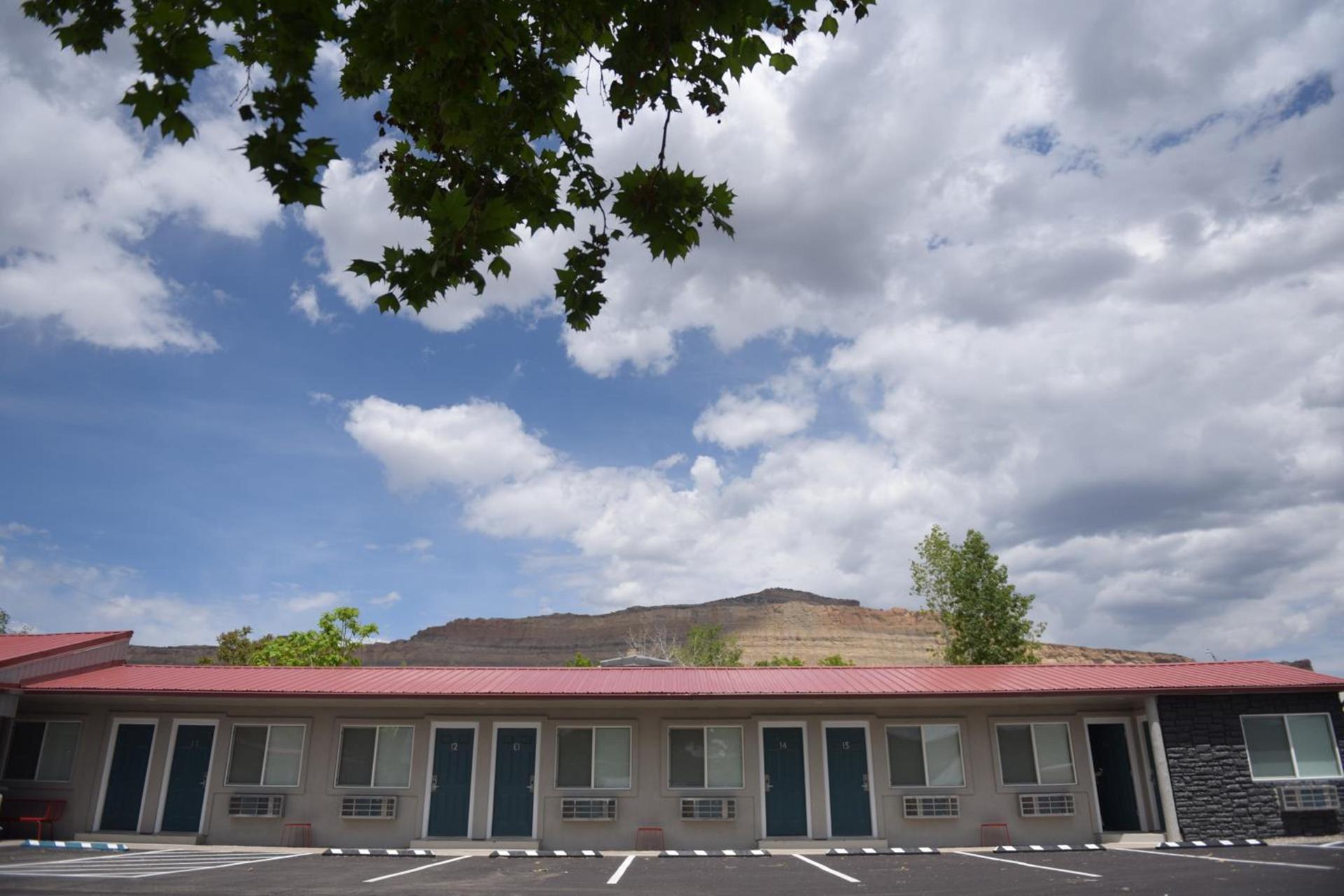 Spoke and Vine Motel photo 1