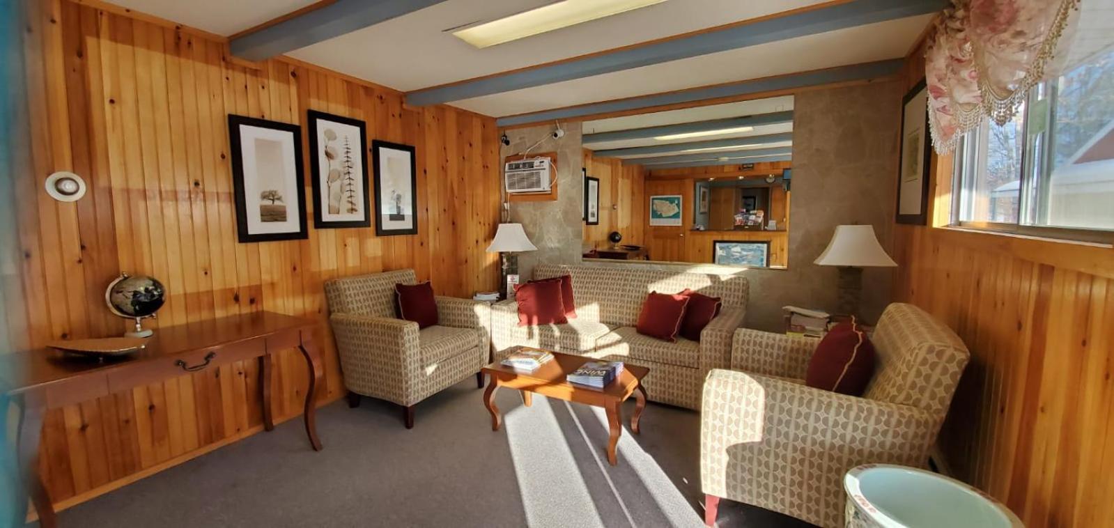 Red Ranch Inn photo 30