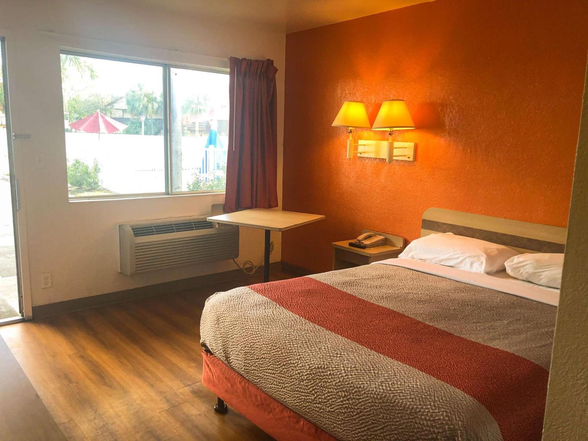 Motel 6-Jacksonville, FL - Orange Park photo 20