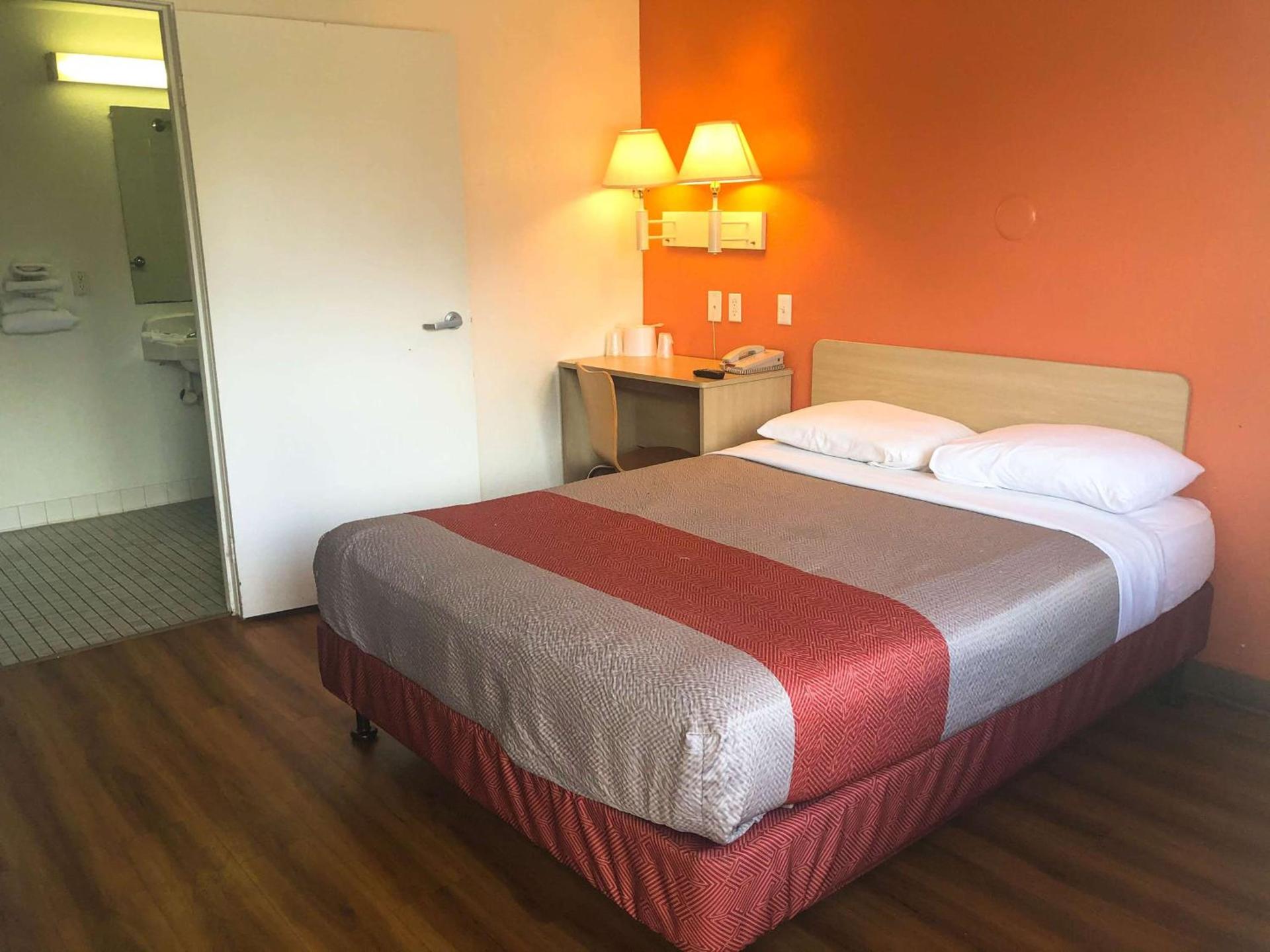 Motel 6-Jacksonville, FL - Orange Park photo 17