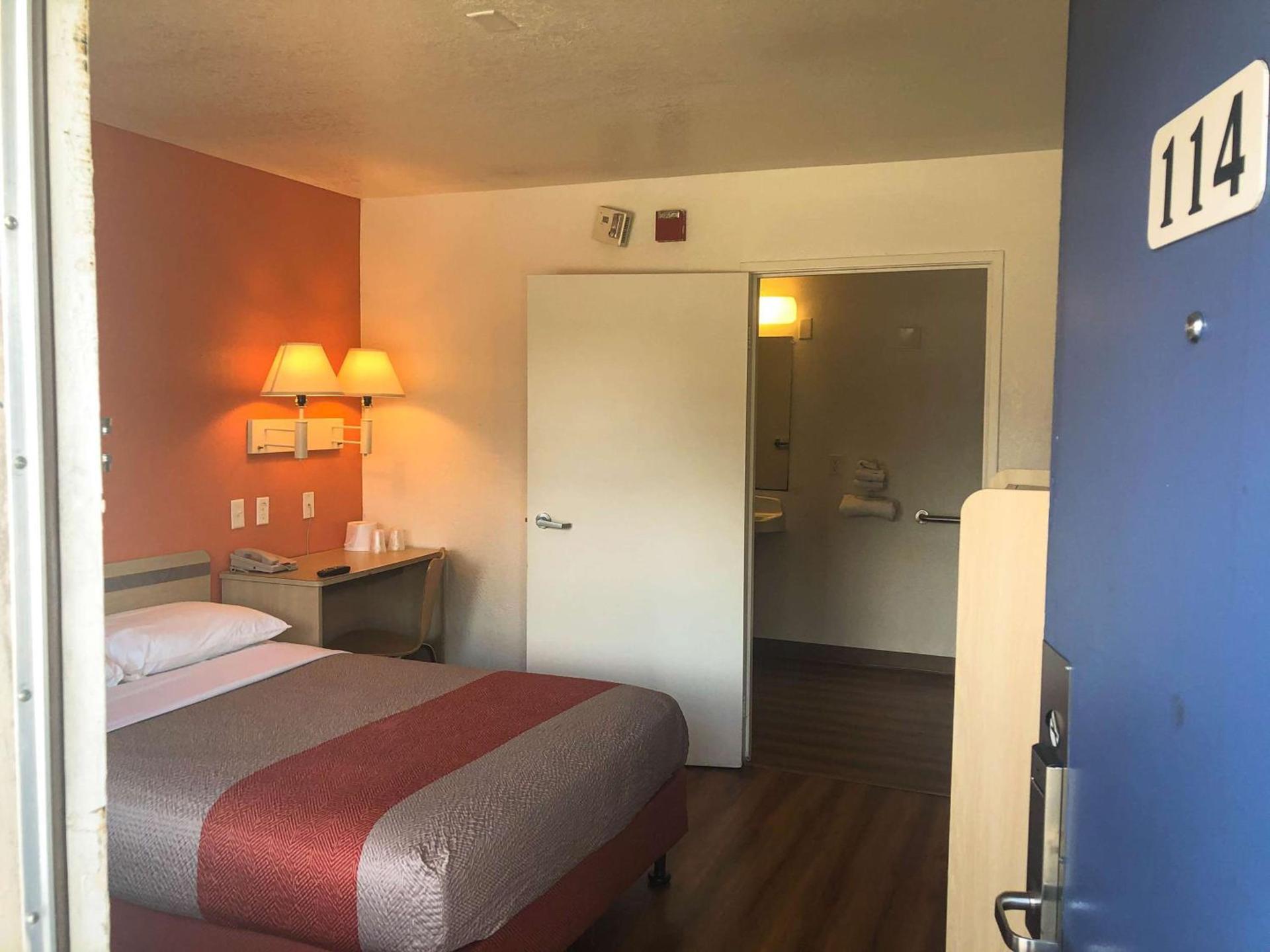 Motel 6-Jacksonville, FL - Orange Park photo 23