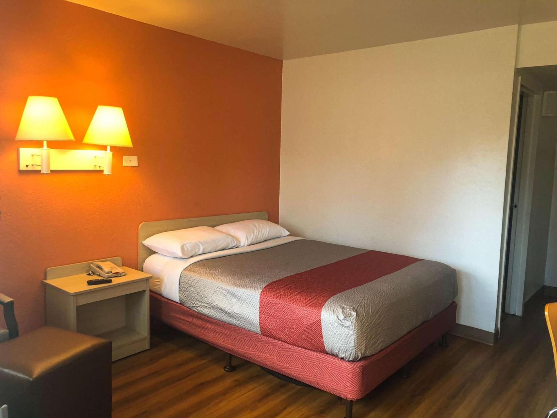 Motel 6-Jacksonville, FL - Orange Park photo 4