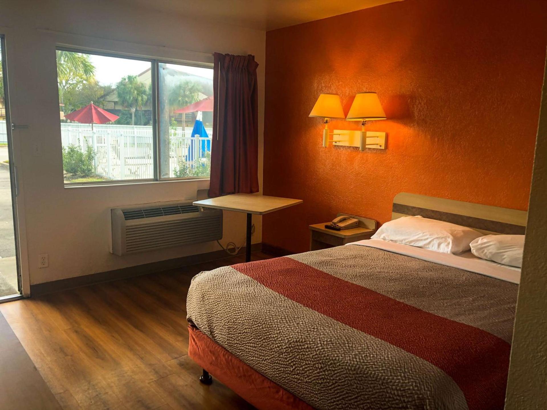 Motel 6-Jacksonville, FL - Orange Park photo 21