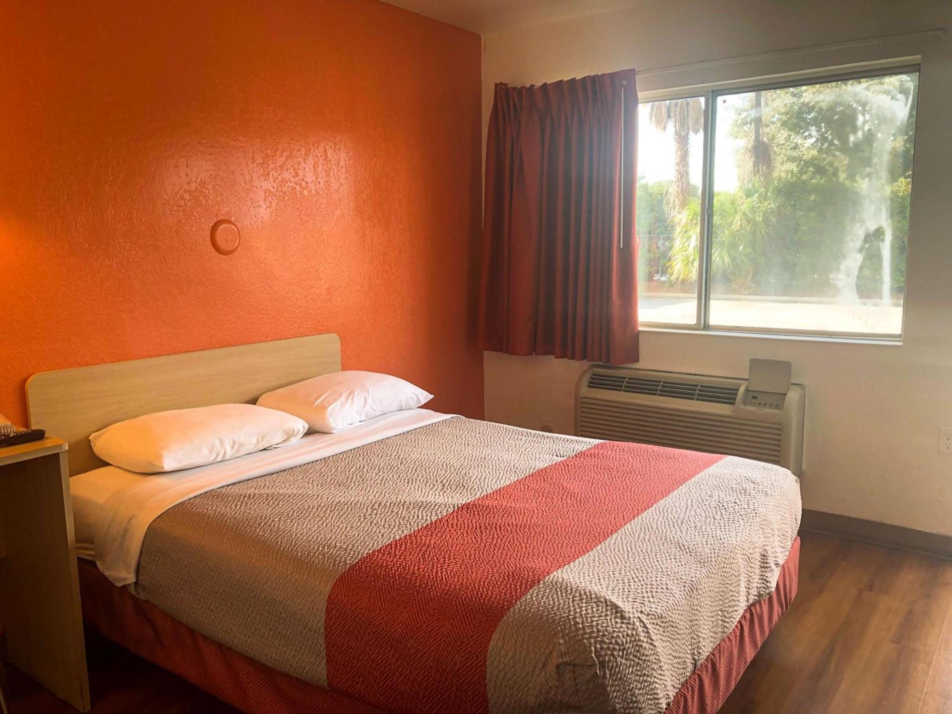 Motel 6-Jacksonville, FL - Orange Park photo 27