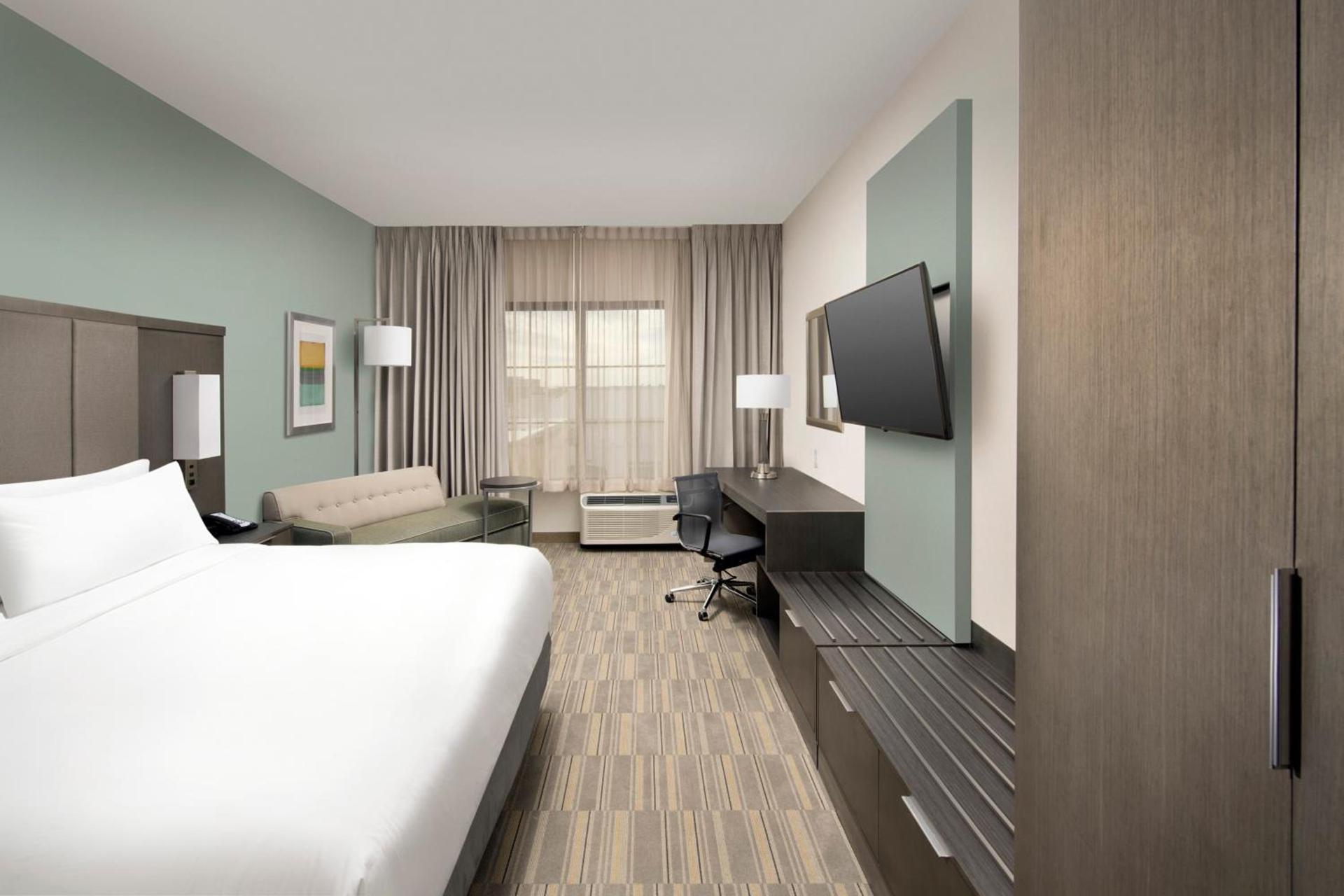Holiday Inn Express Pensacola Downtown by IHG photo 17