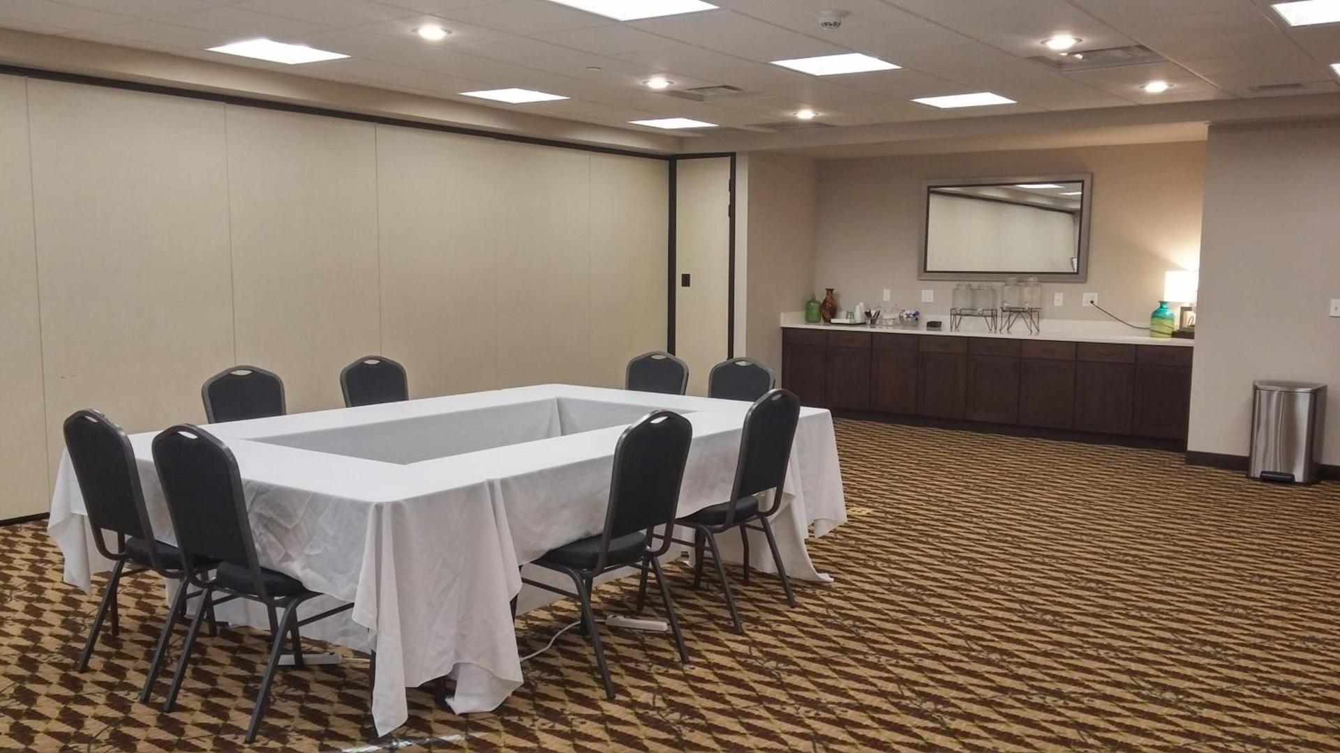 Holiday Inn Express & Suites Golden by IHG photo 9