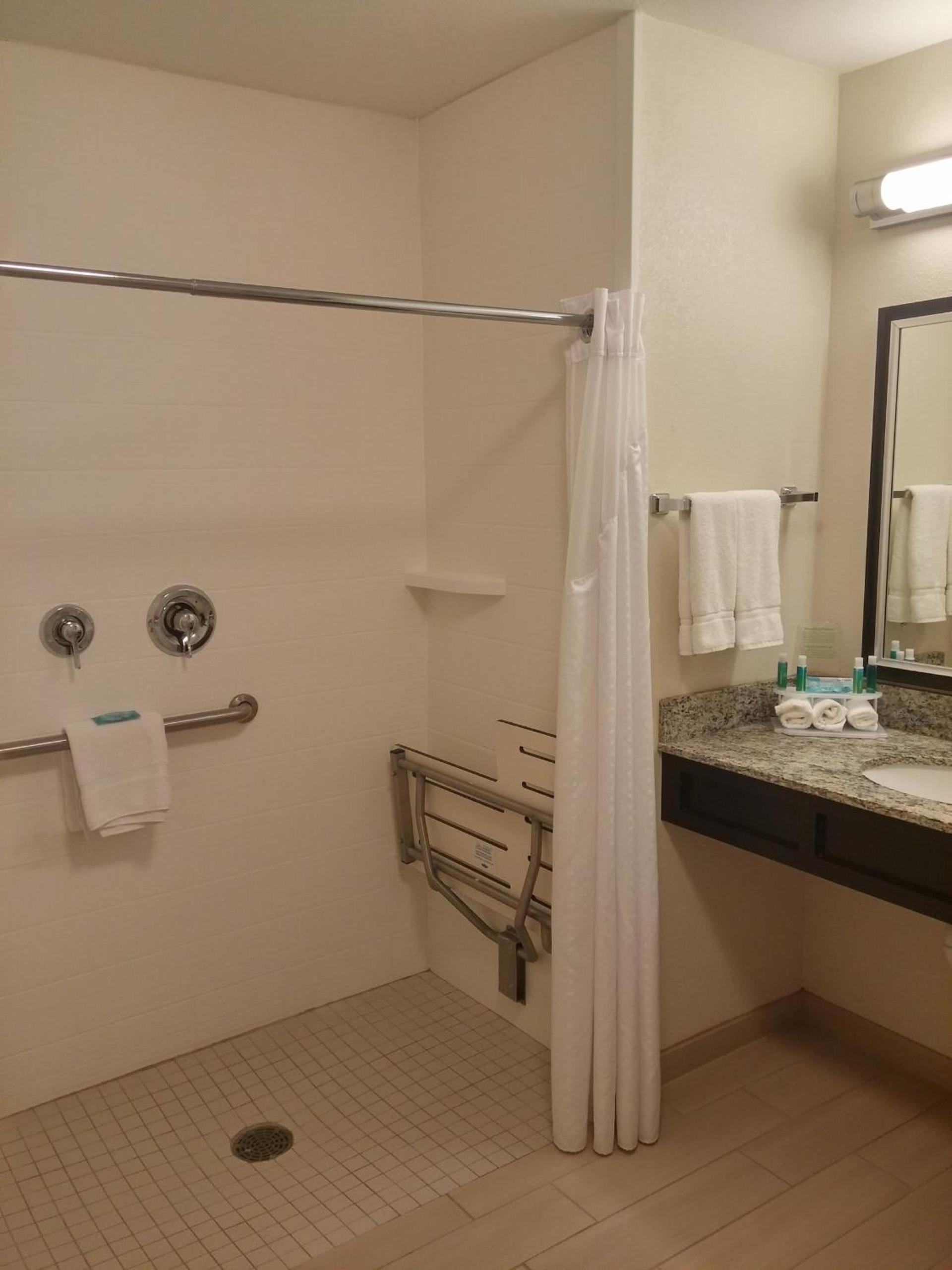 Holiday Inn Express & Suites Golden by IHG photo 21