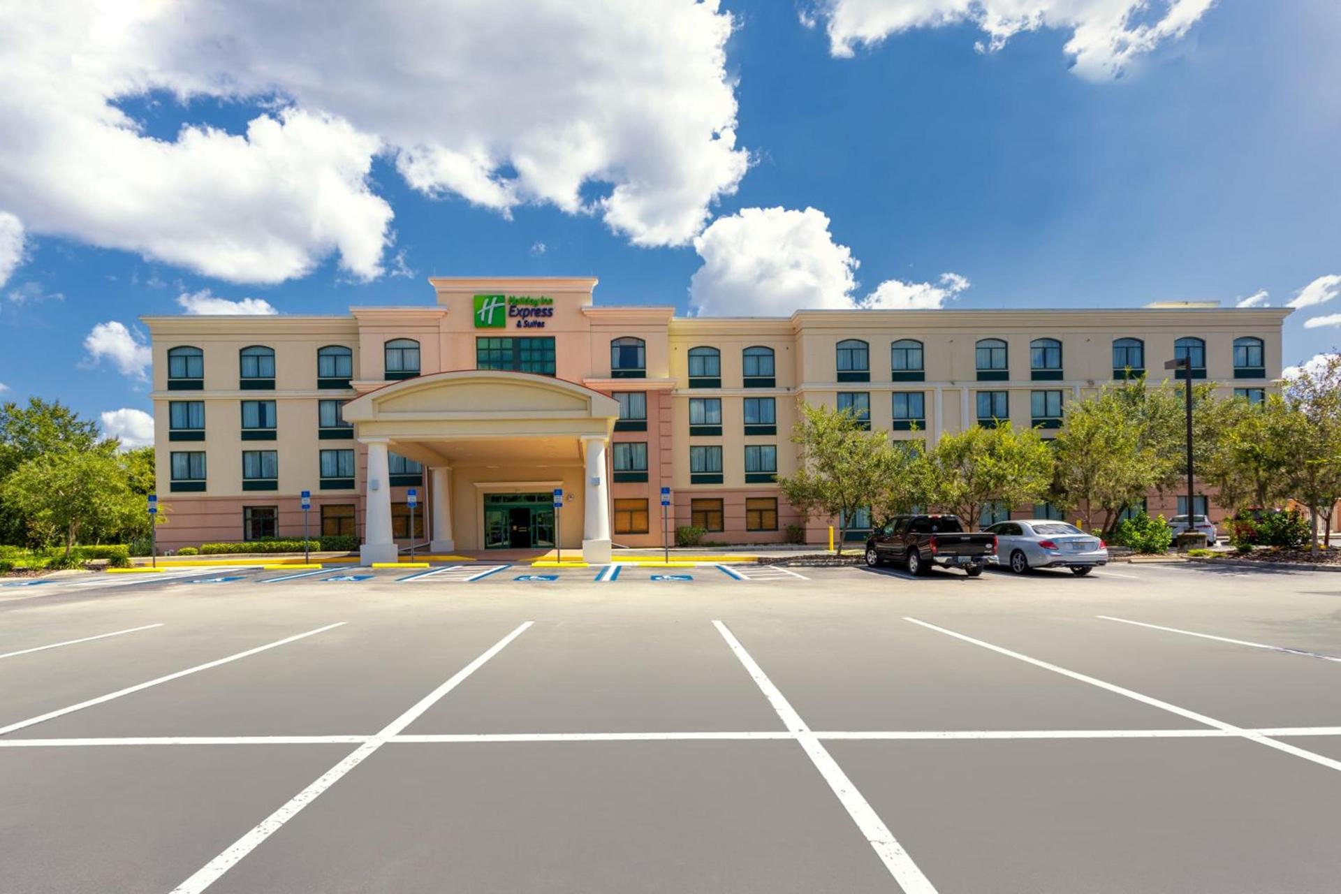 Holiday Inn Express & Suites Bradenton East-Lakewood Ranch by IHG photo 21