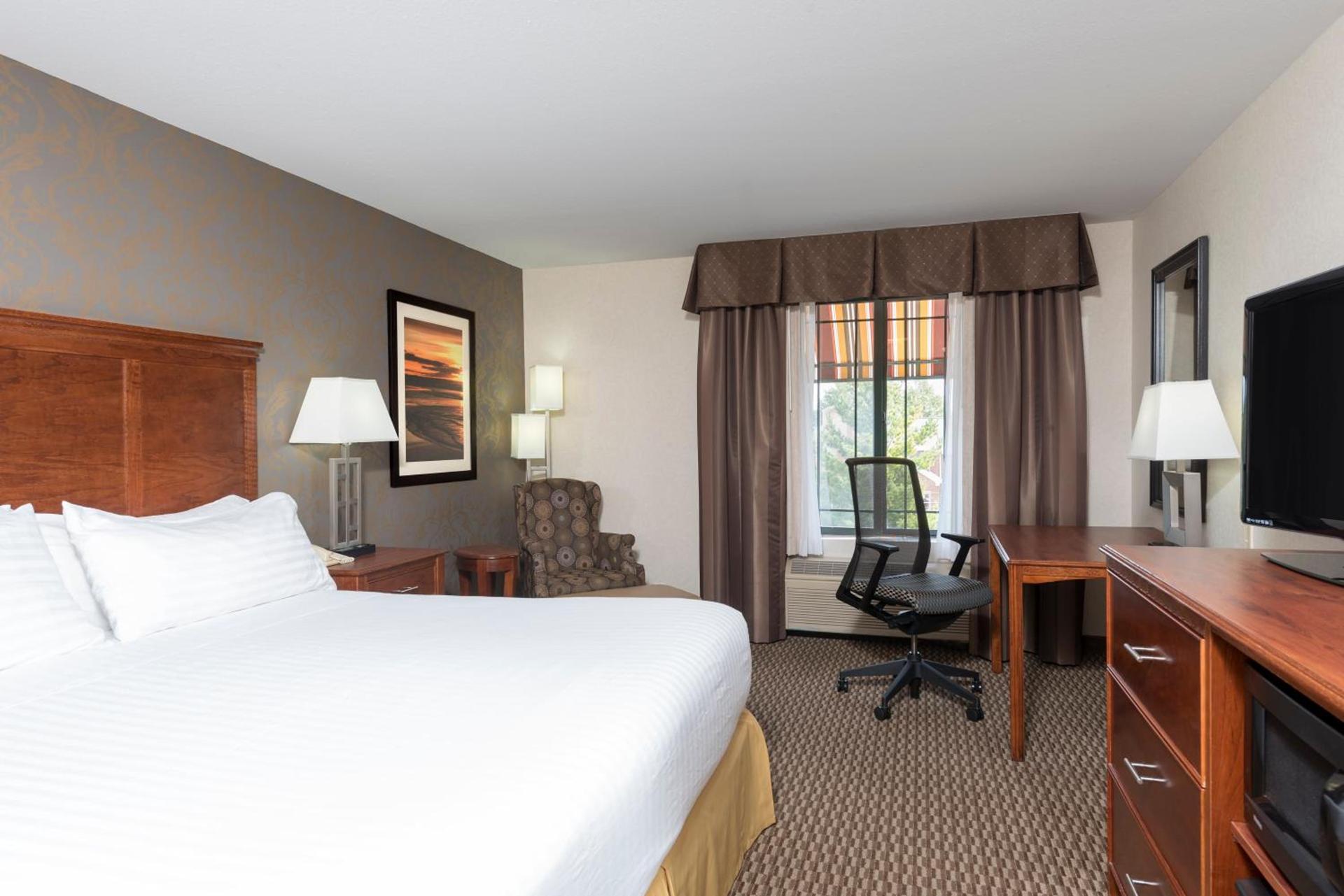 Holiday Inn Express Holland by IHG photo 7