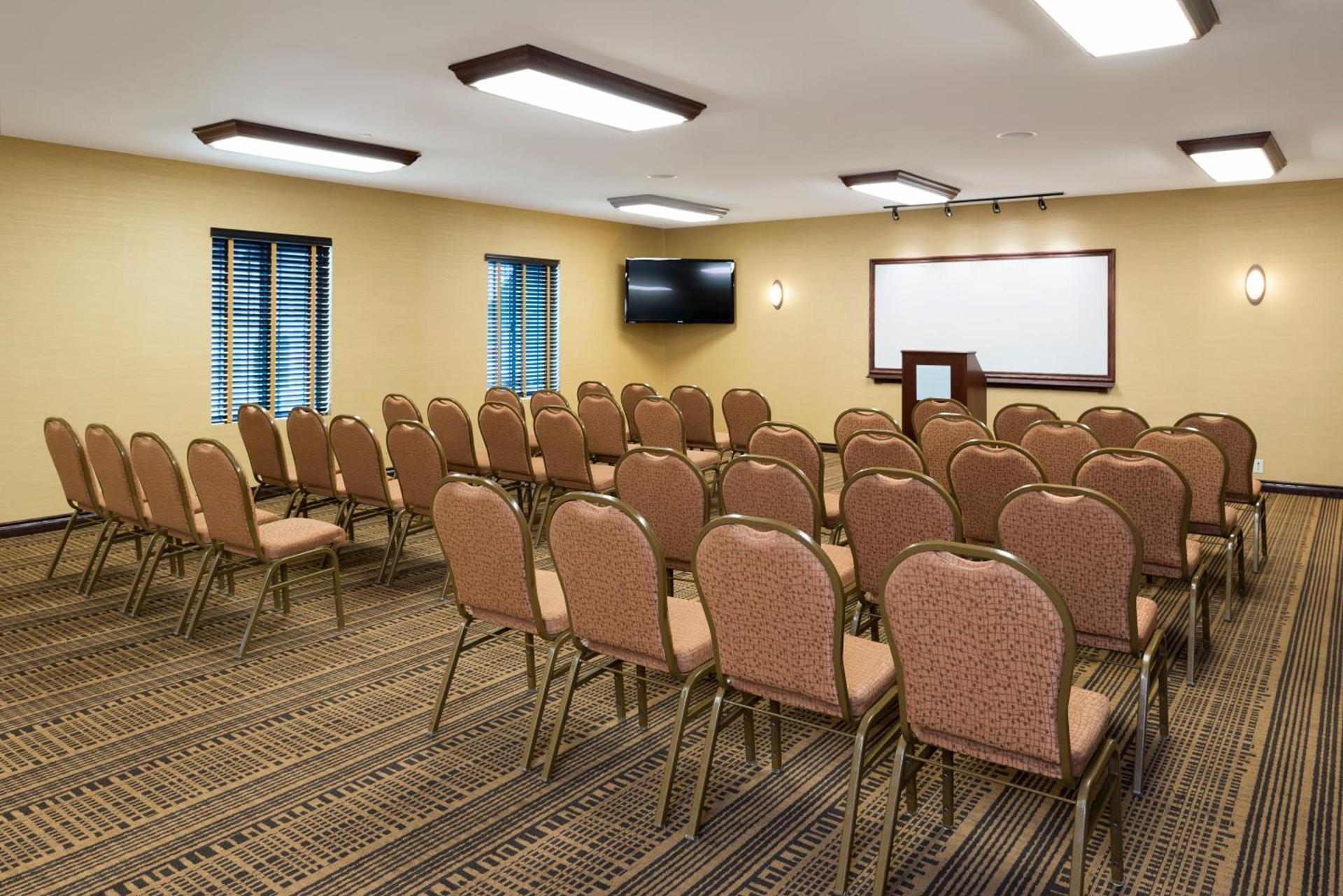 Holiday Inn Express Holland by IHG photo 28