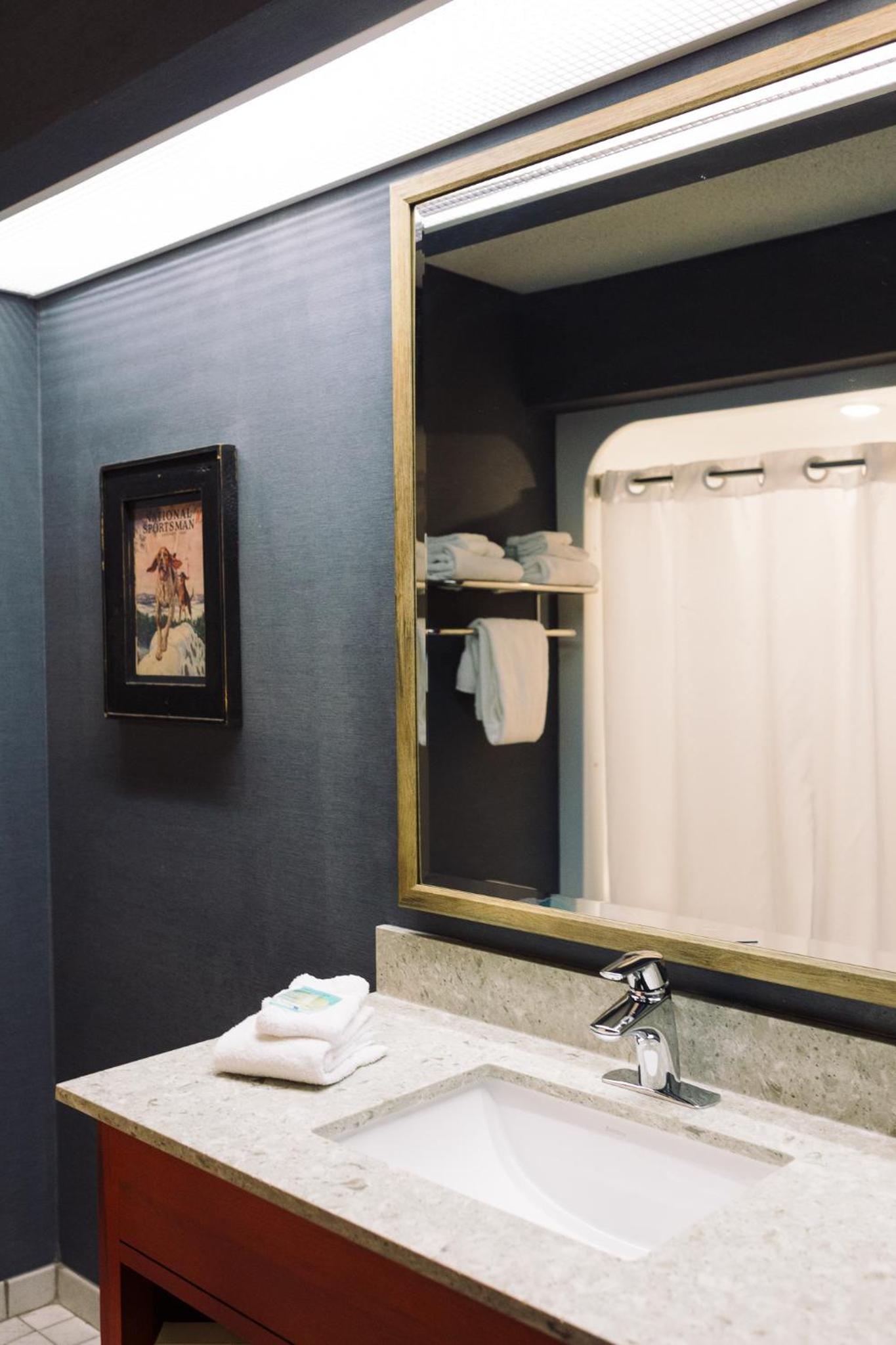 Wildwood Lodge & Suites photo 14
