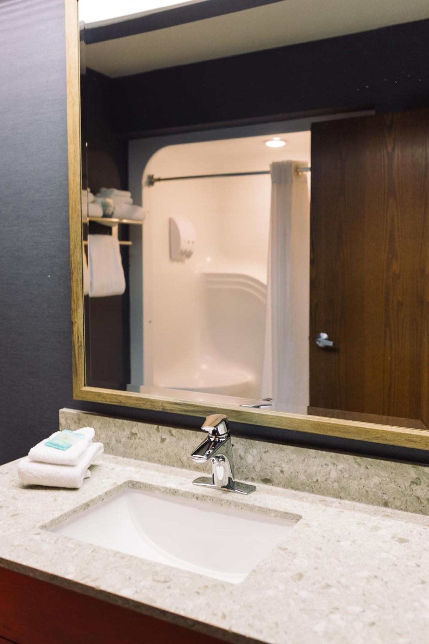 Wildwood Lodge & Suites photo 27