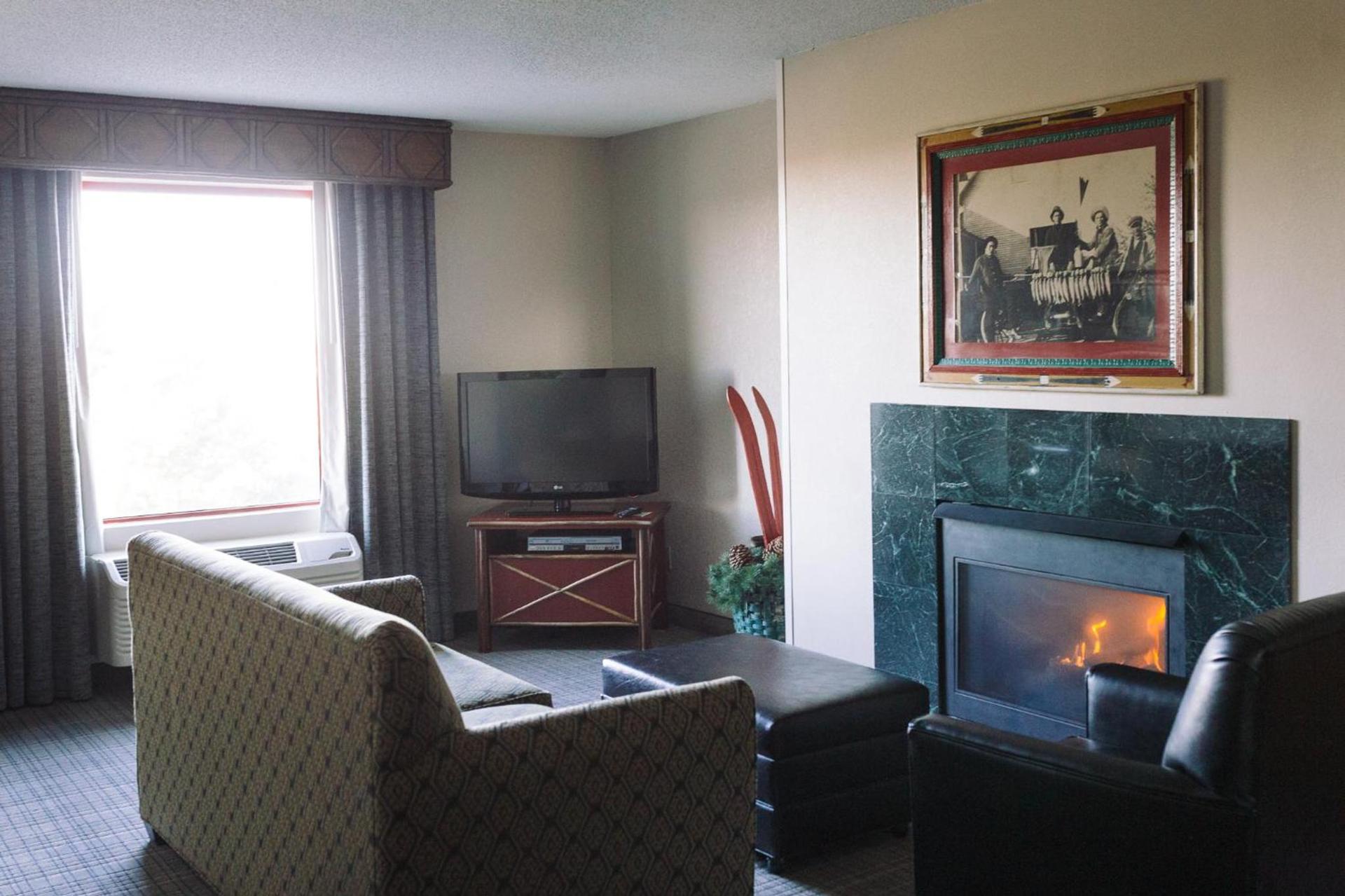 Wildwood Lodge & Suites photo 20