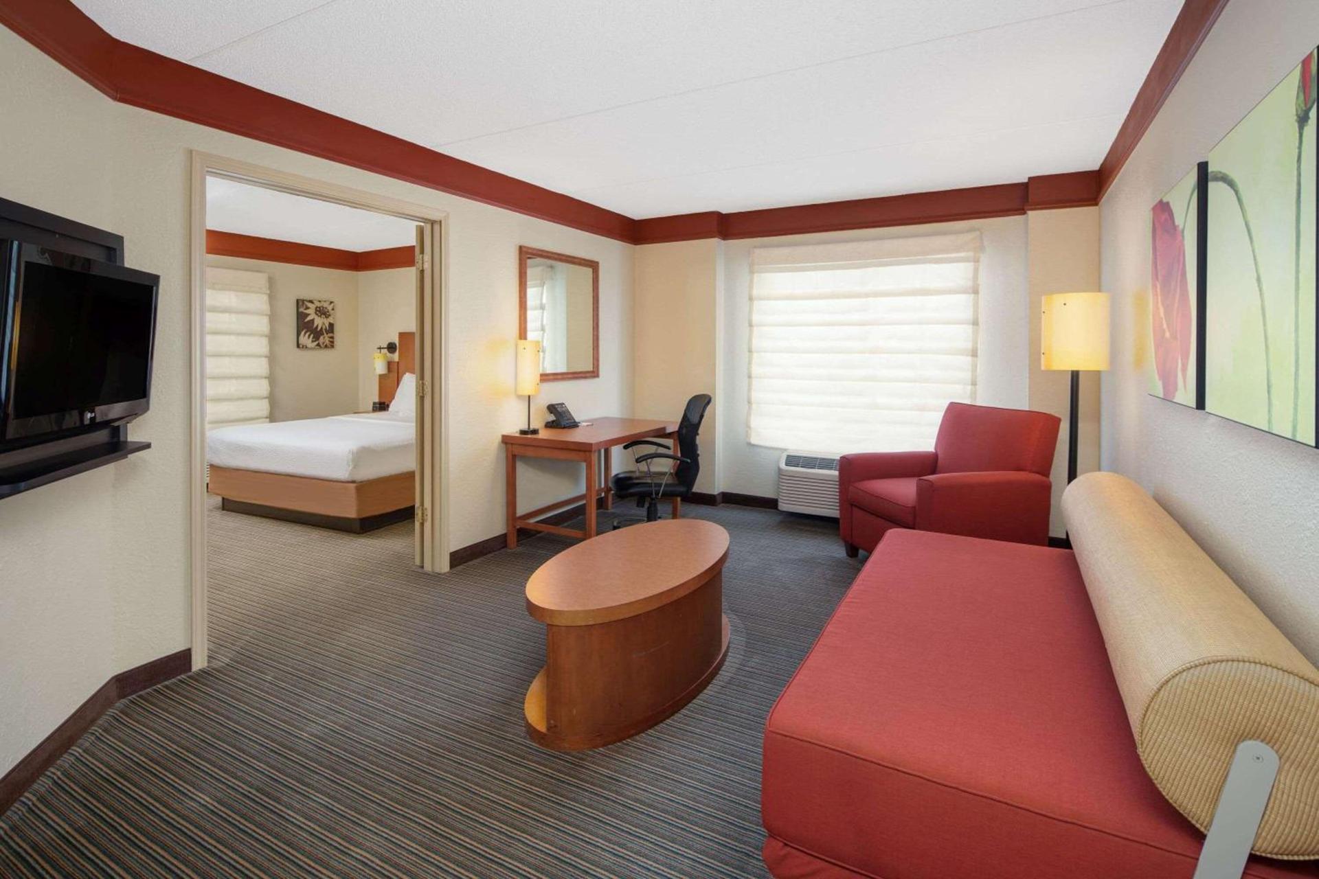 La Quinta by Wyndham Atlanta Ballpark/Galleria photo 37