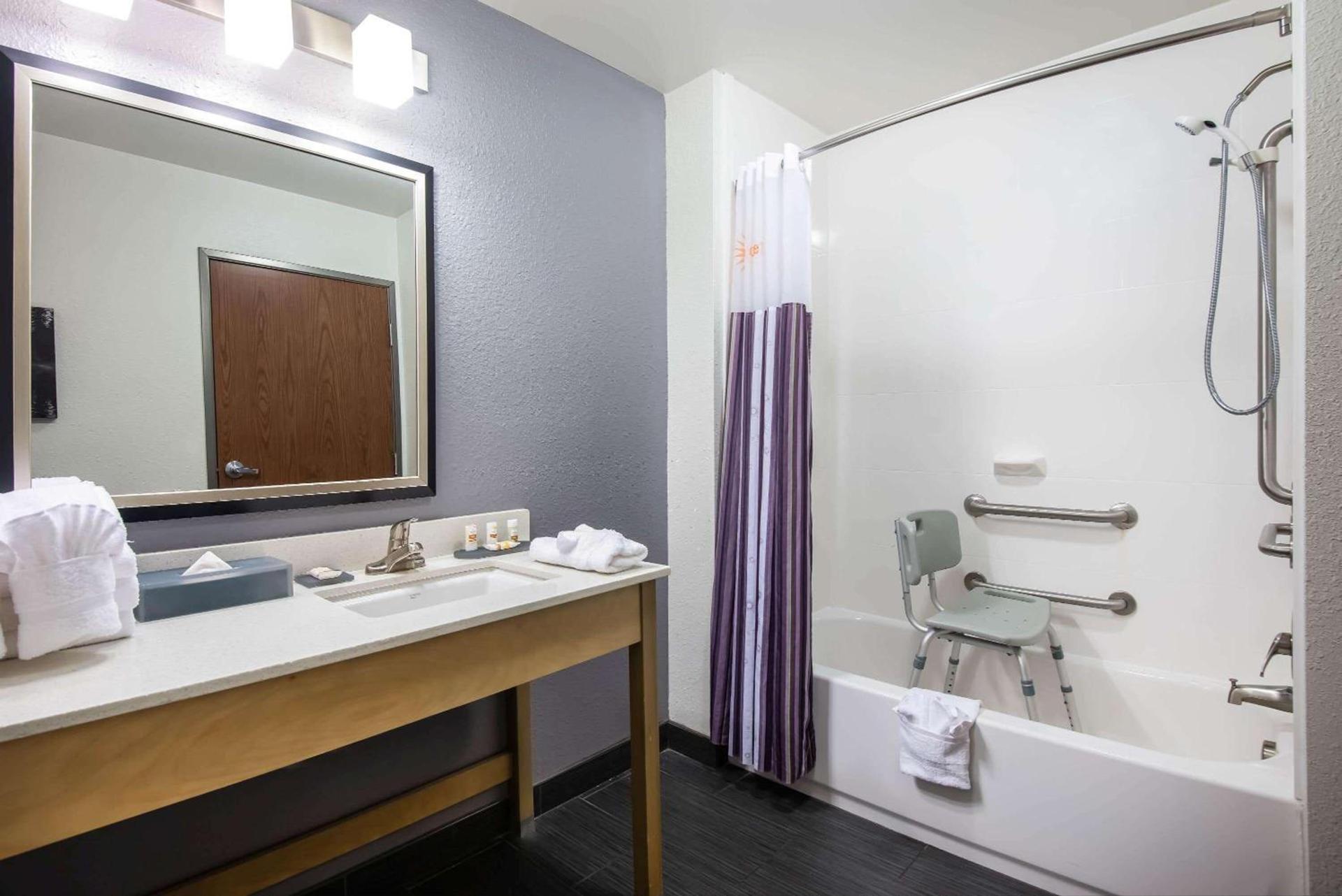 La Quinta by Wyndham Morgantown photo 19