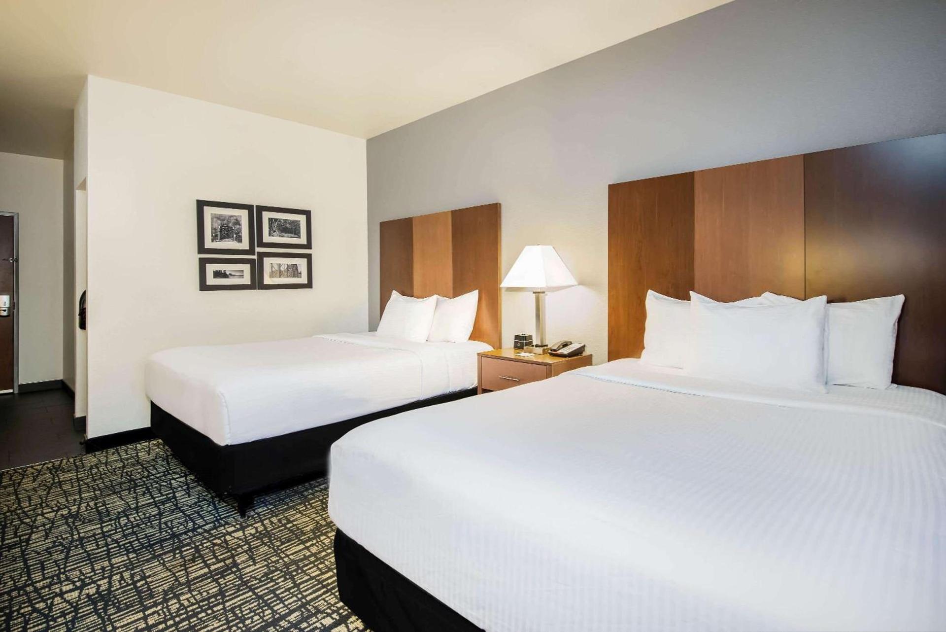 La Quinta by Wyndham Morgantown photo 25