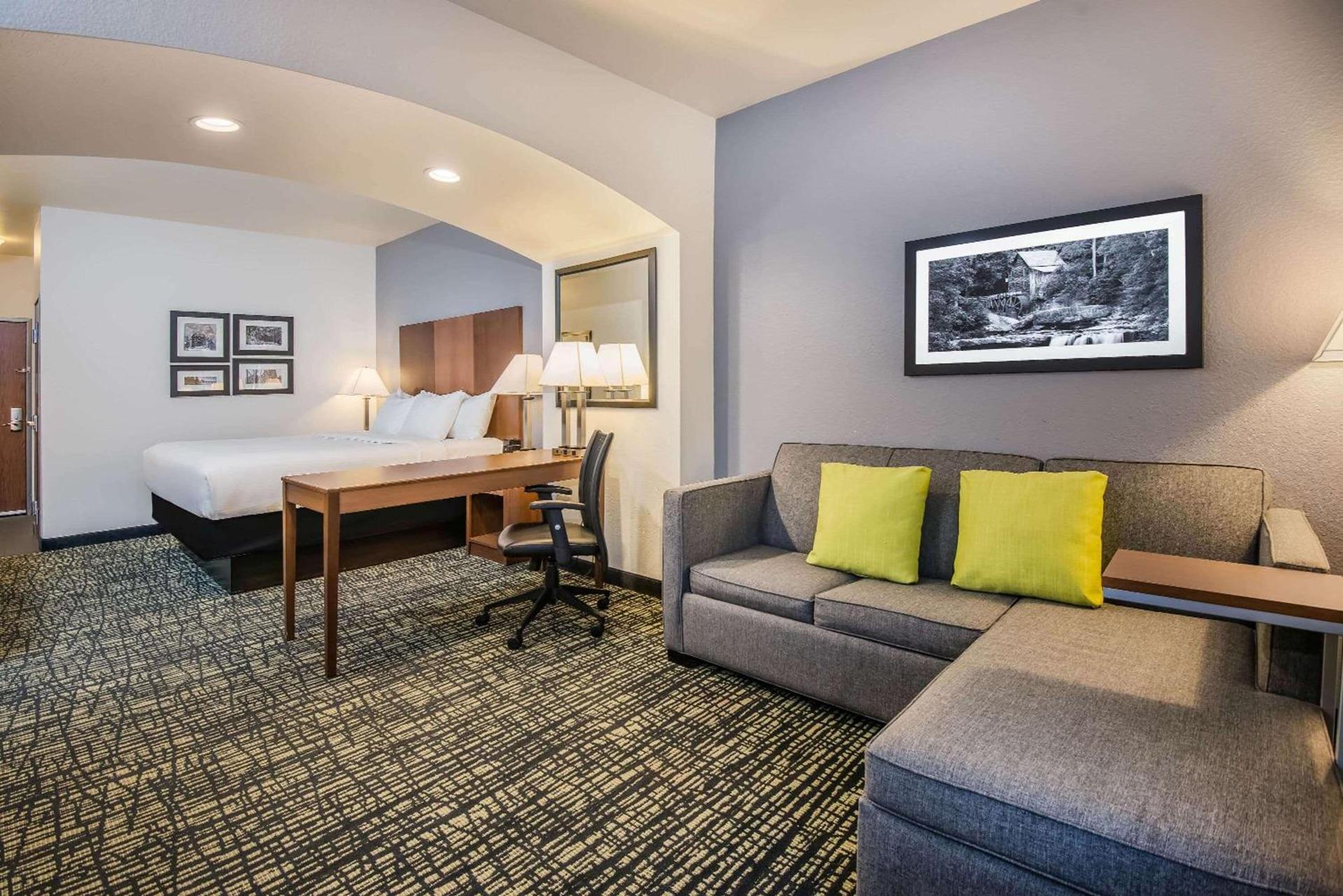 La Quinta by Wyndham Morgantown photo 30