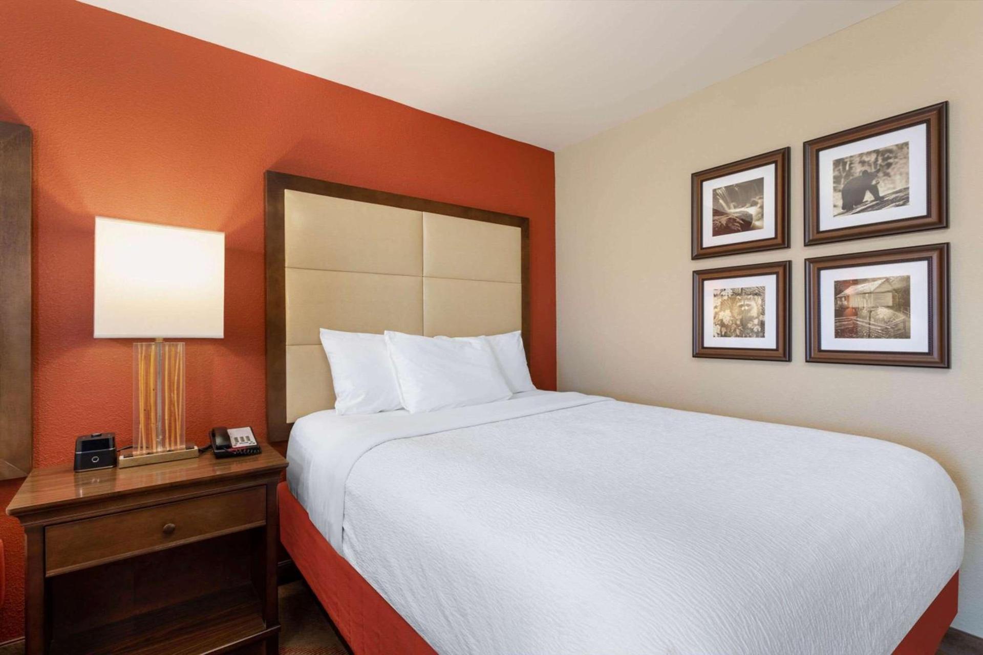 La Quinta by Wyndham Pigeon Forge photo 52