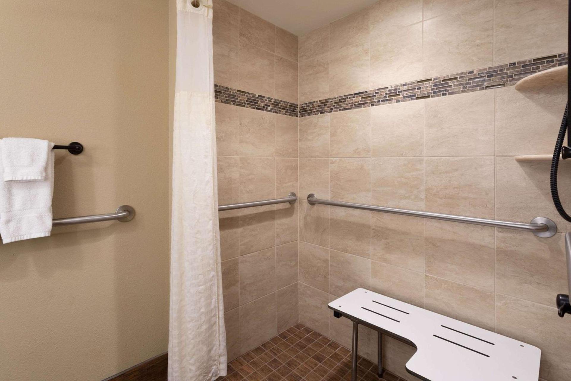 La Quinta by Wyndham Pigeon Forge photo 51
