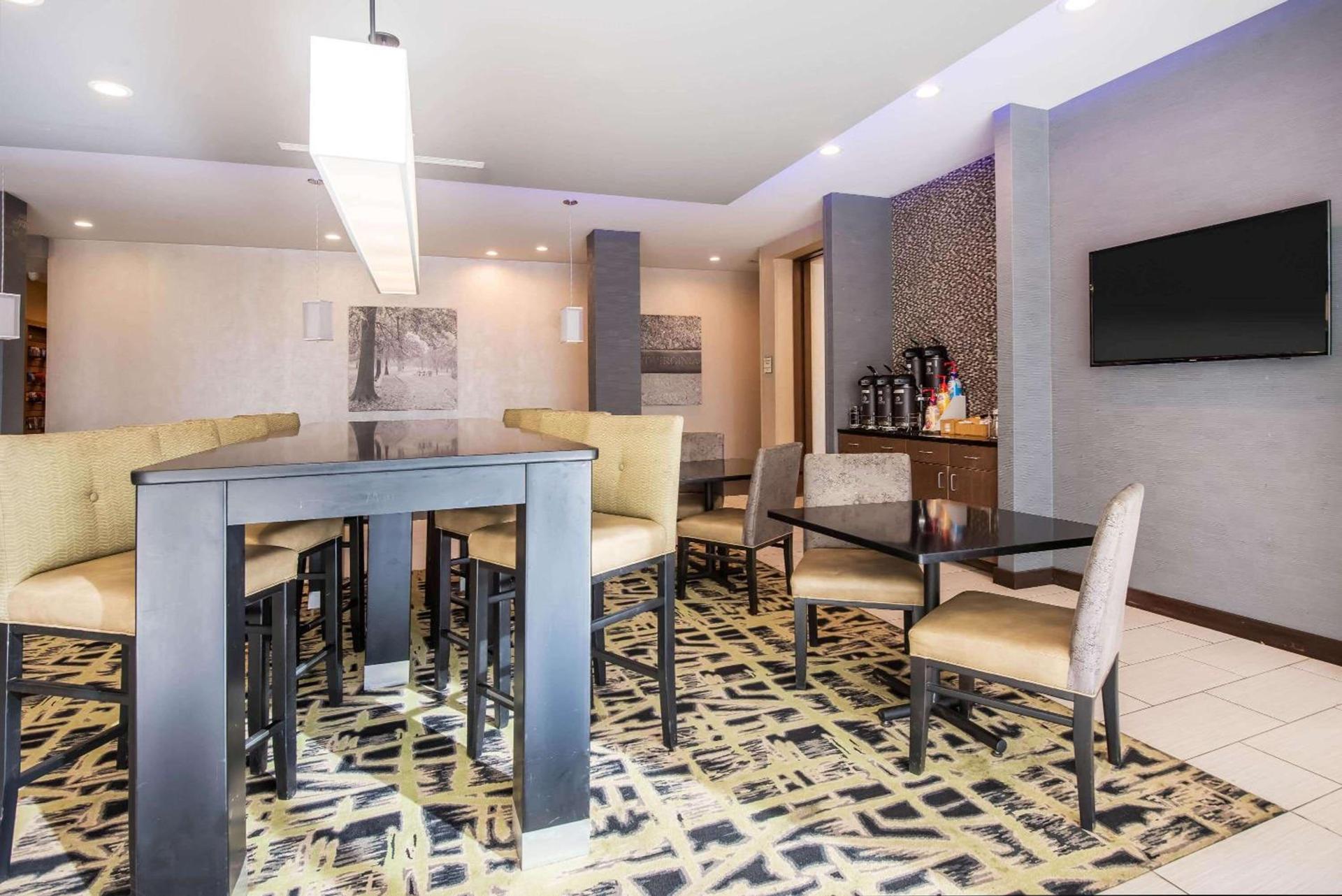 La Quinta by Wyndham Morgantown photo 61