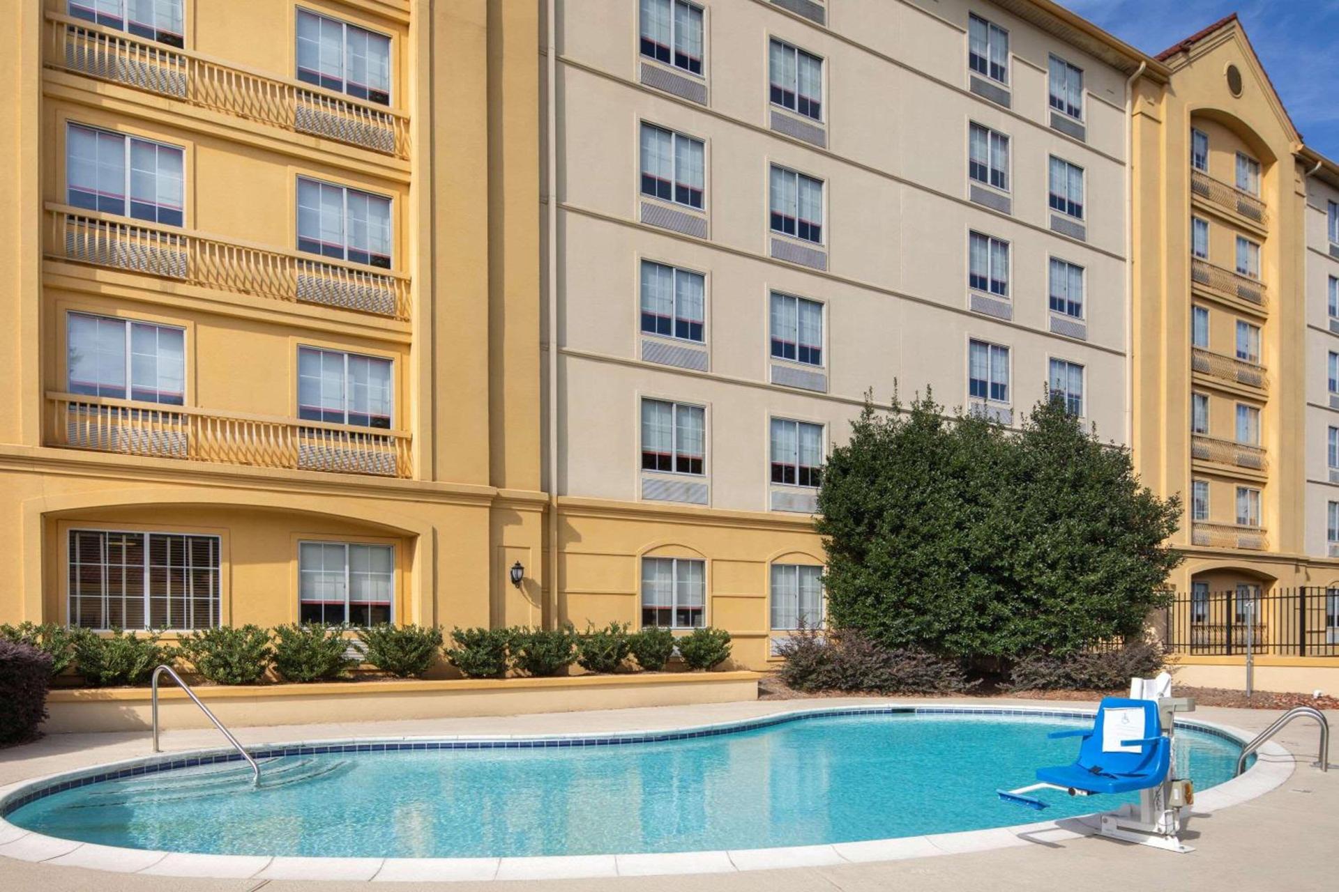 La Quinta by Wyndham Atlanta Ballpark/Galleria photo 49