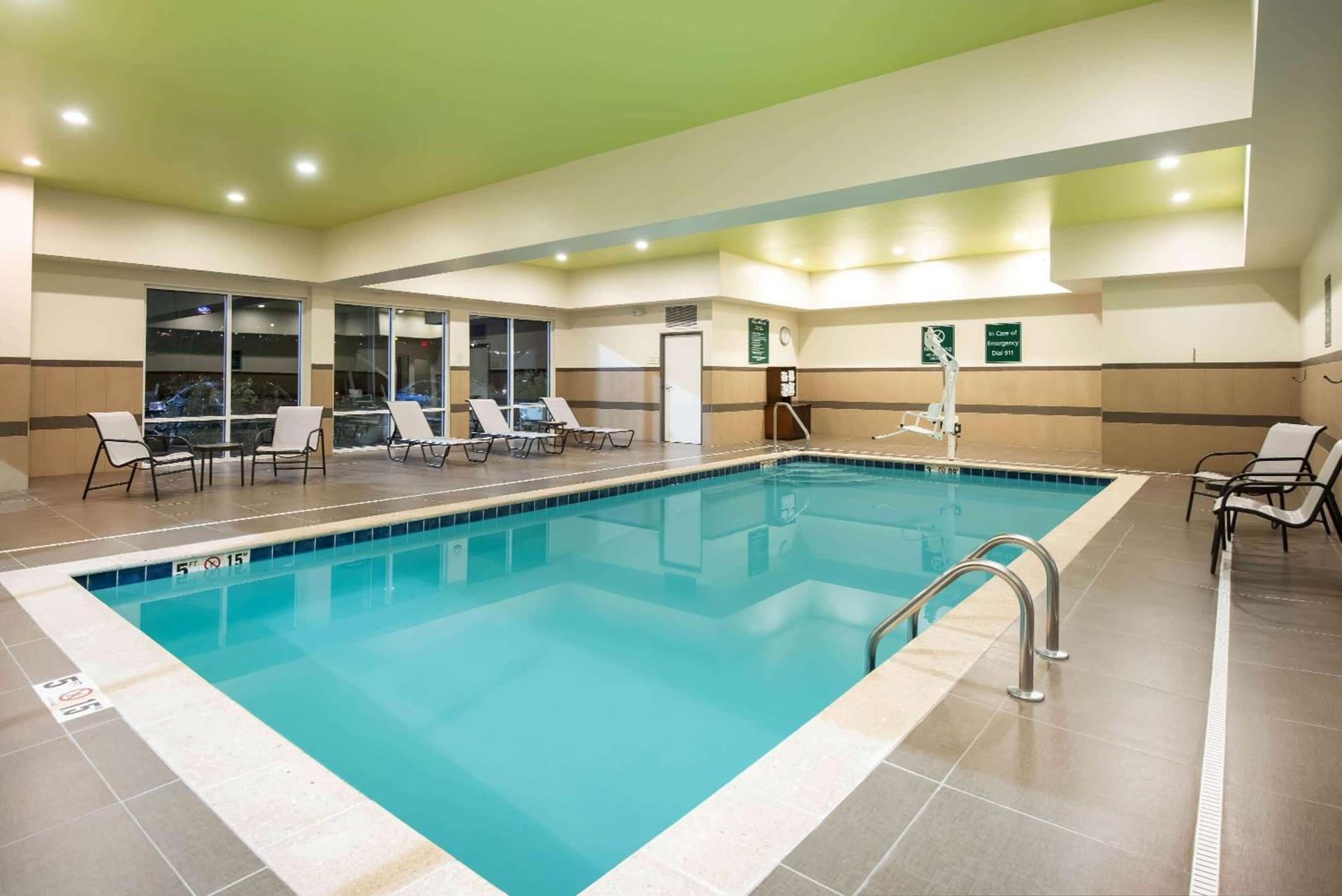 La Quinta by Wyndham Morgantown photo 10