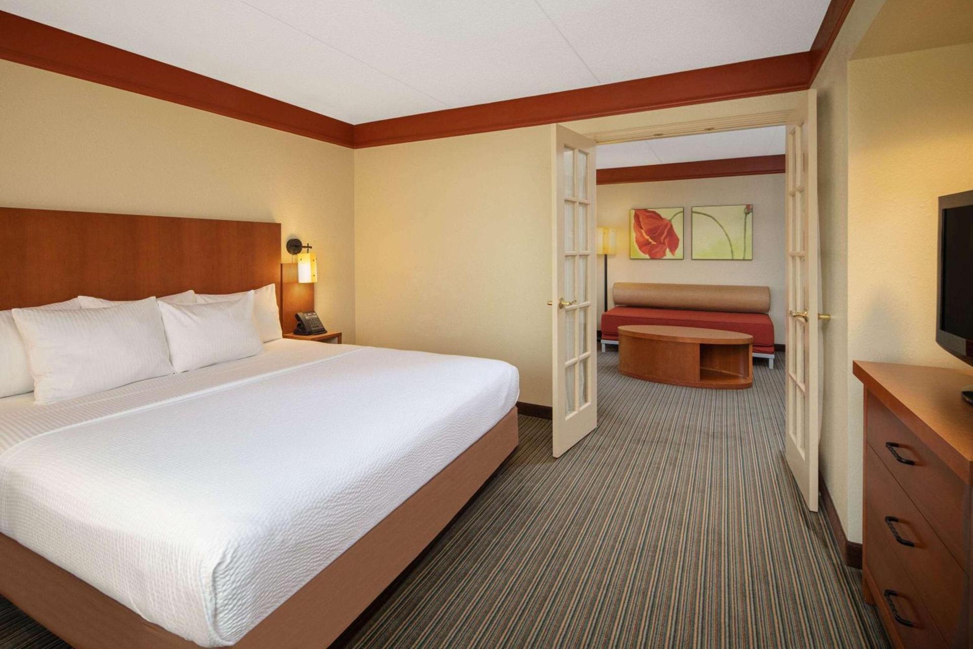 La Quinta by Wyndham Atlanta Ballpark/Galleria photo 36