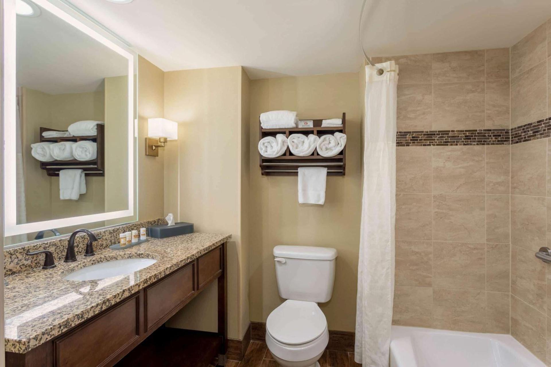 La Quinta by Wyndham Pigeon Forge photo 48