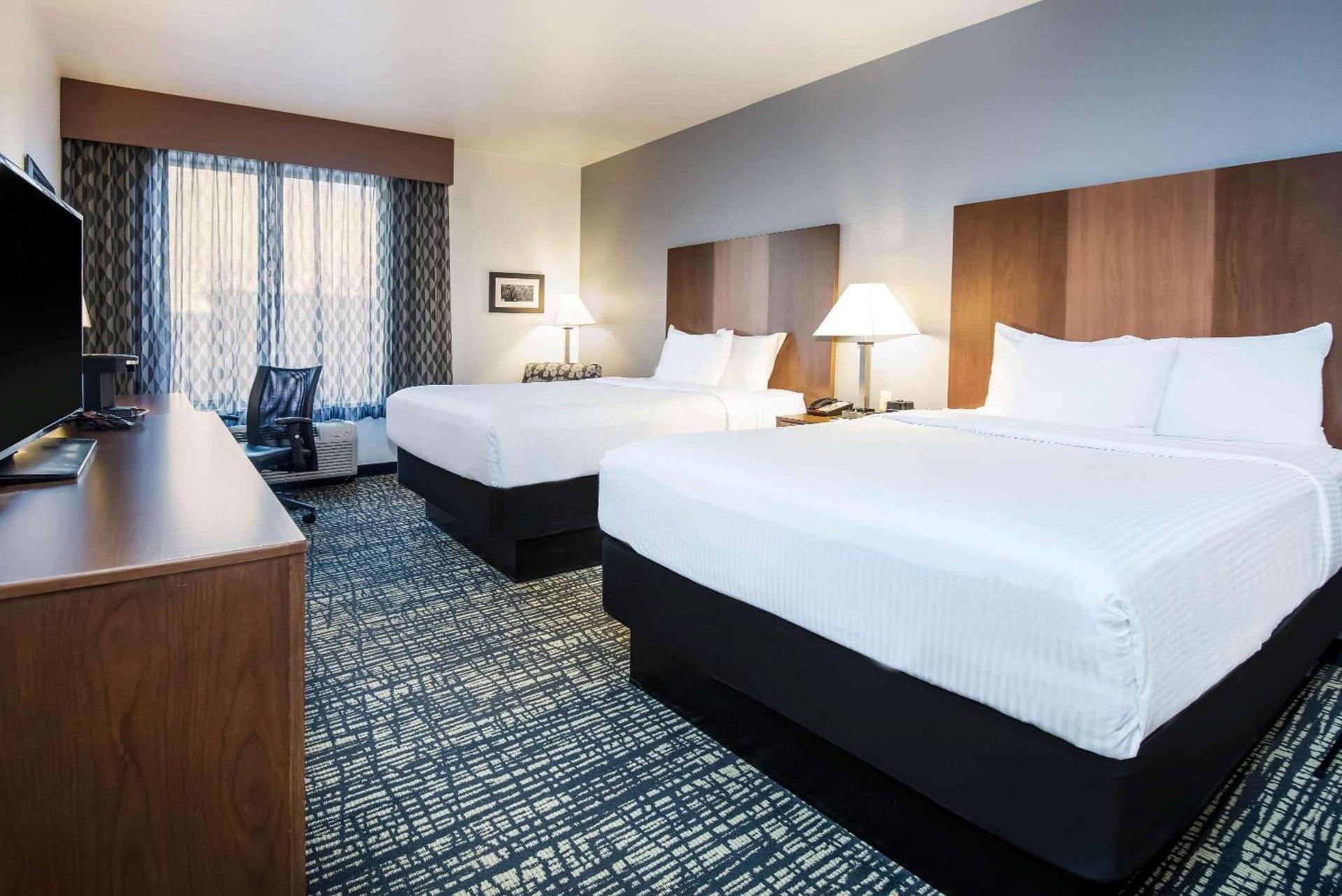 La Quinta by Wyndham Morgantown photo 34
