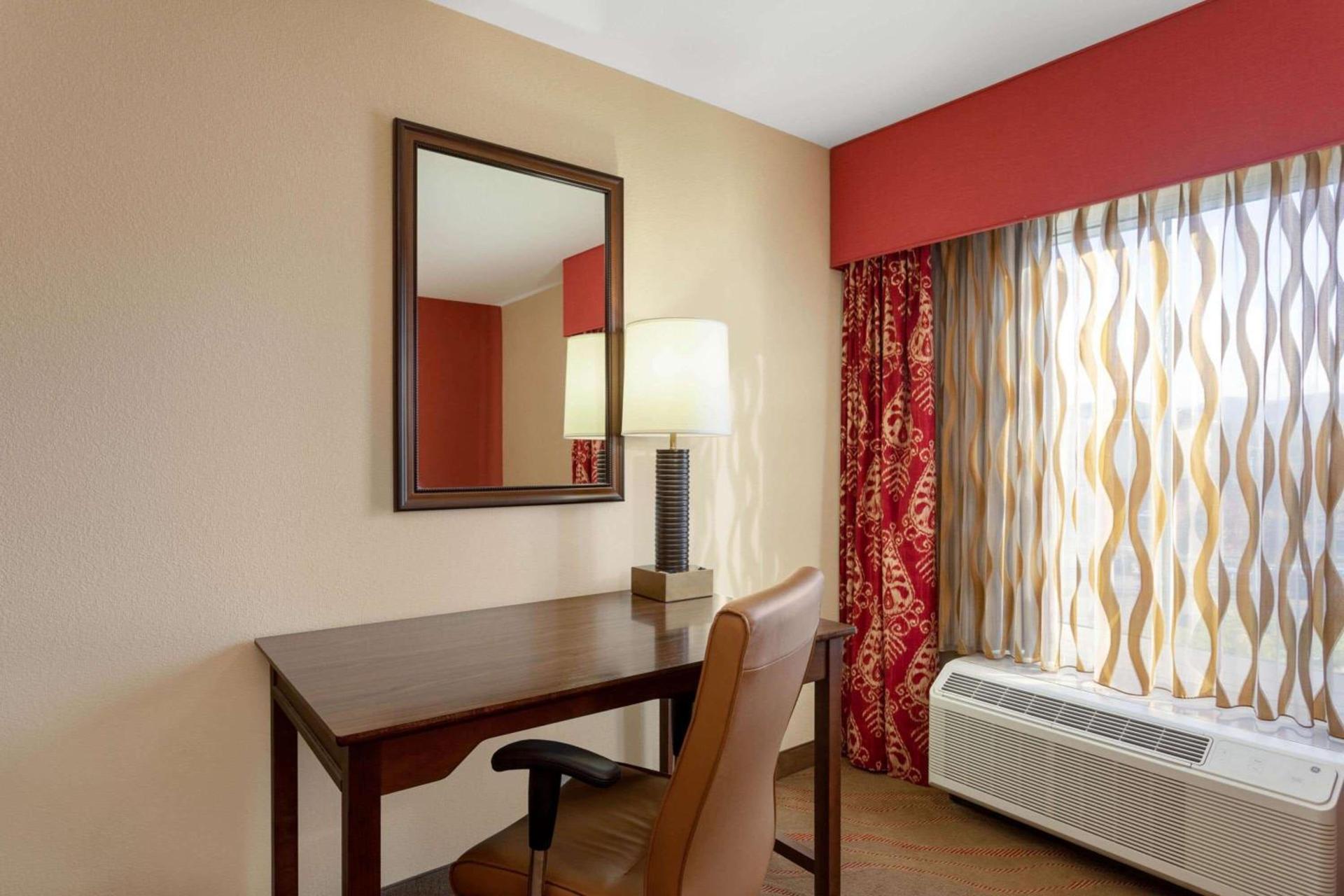 La Quinta by Wyndham Pigeon Forge photo 46