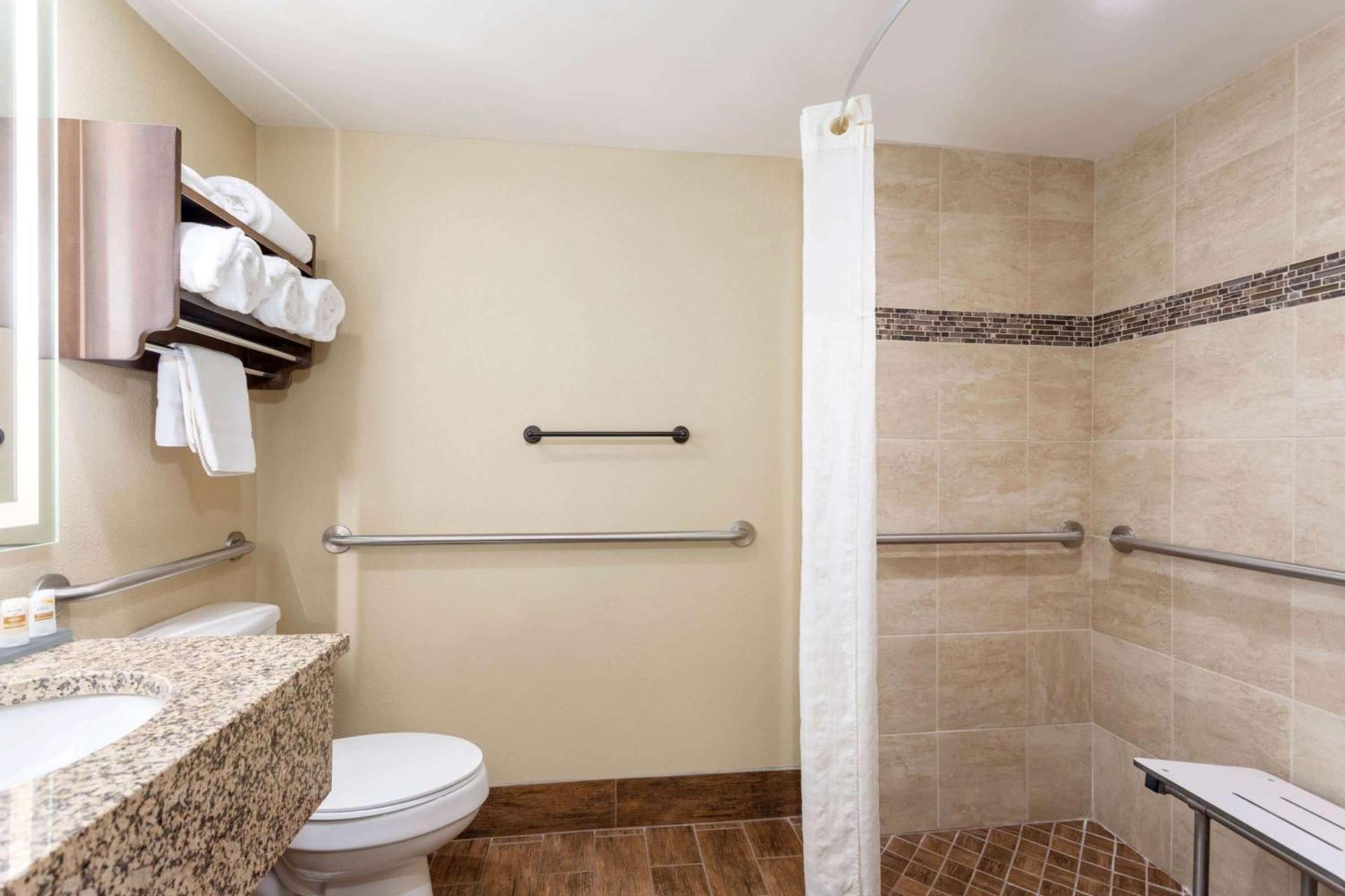 La Quinta by Wyndham Pigeon Forge photo 45