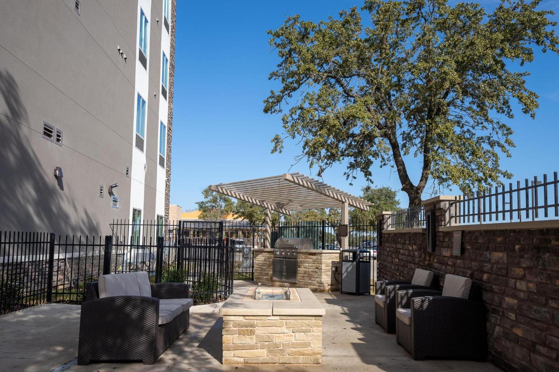 Comfort Suites Cedar Park - Austin Northwest photo 3