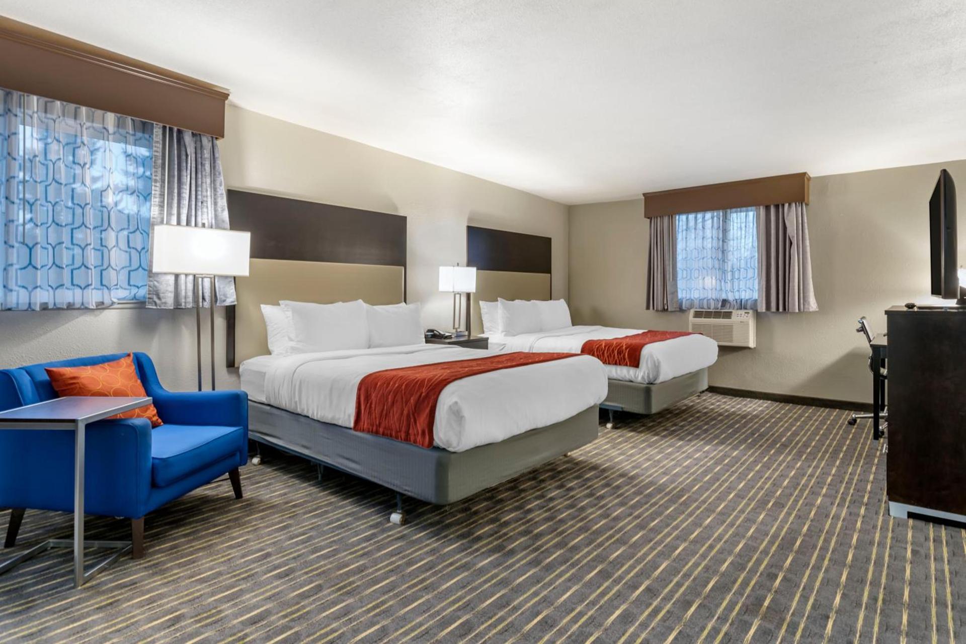 Comfort Inn & Suites Tigard near Washington Square photo 16