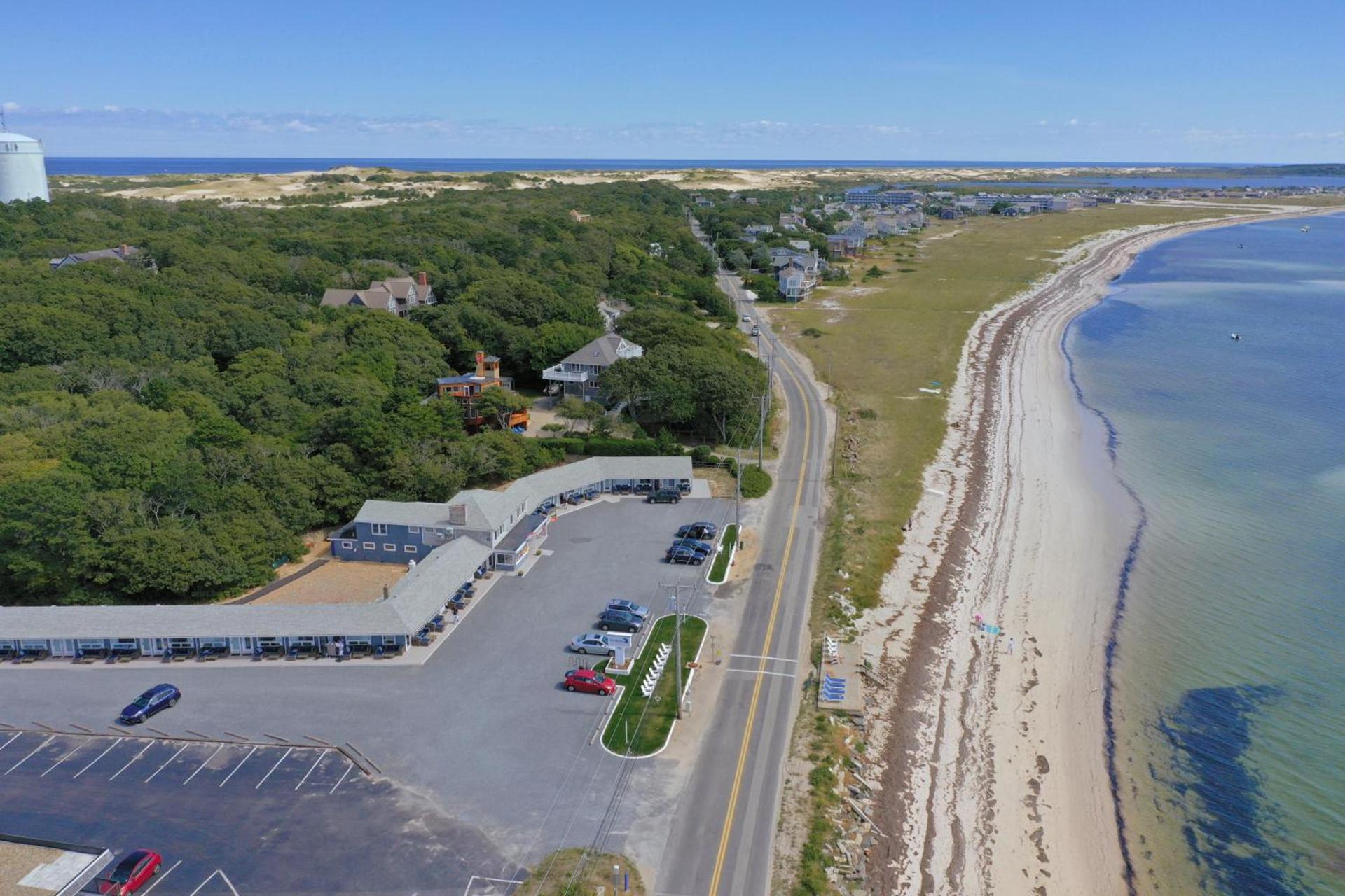 Breakwater Hotel photo 2