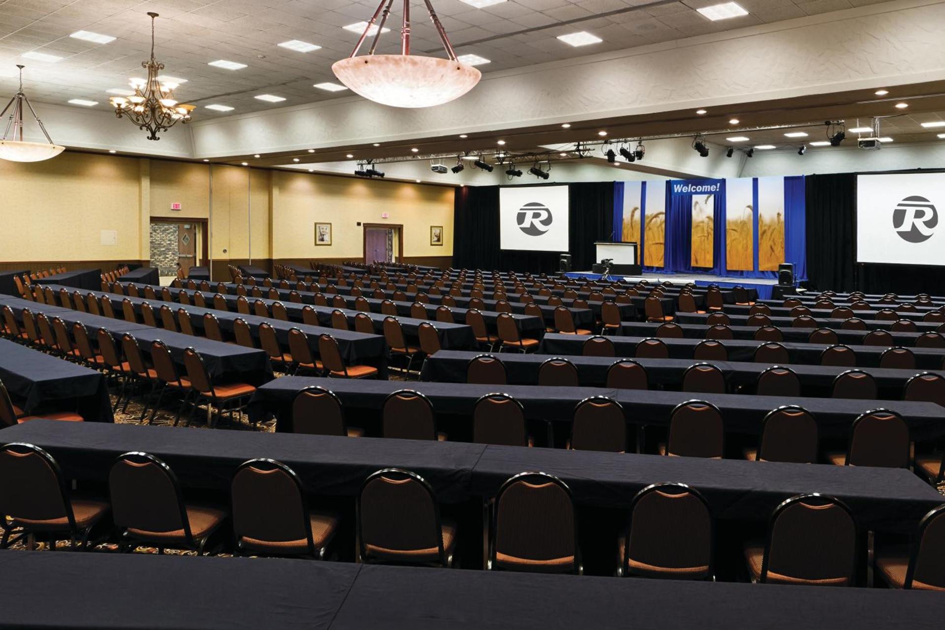 Bismarck Hotel and Conference Center photo 13