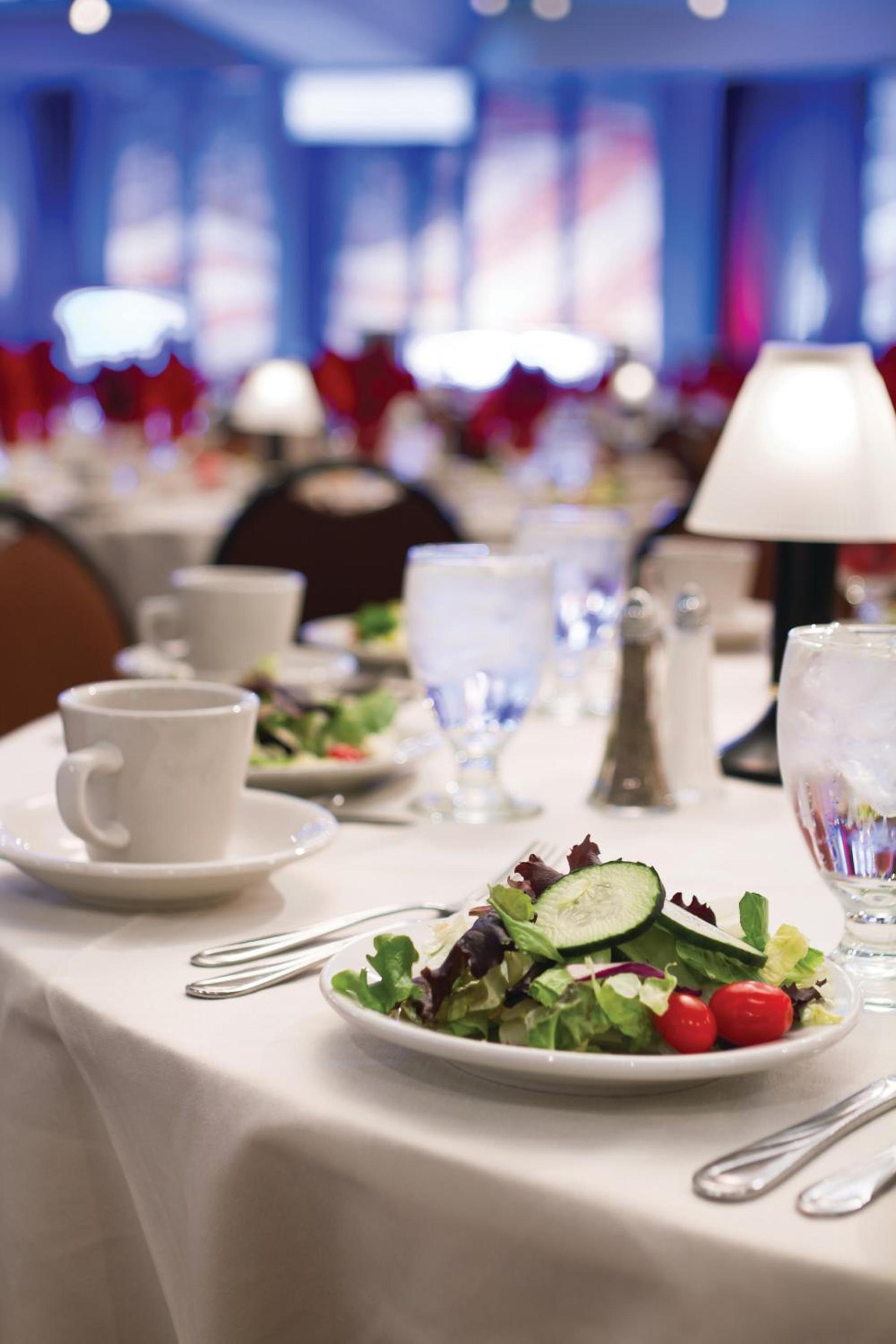 Bismarck Hotel and Conference Center photo 14