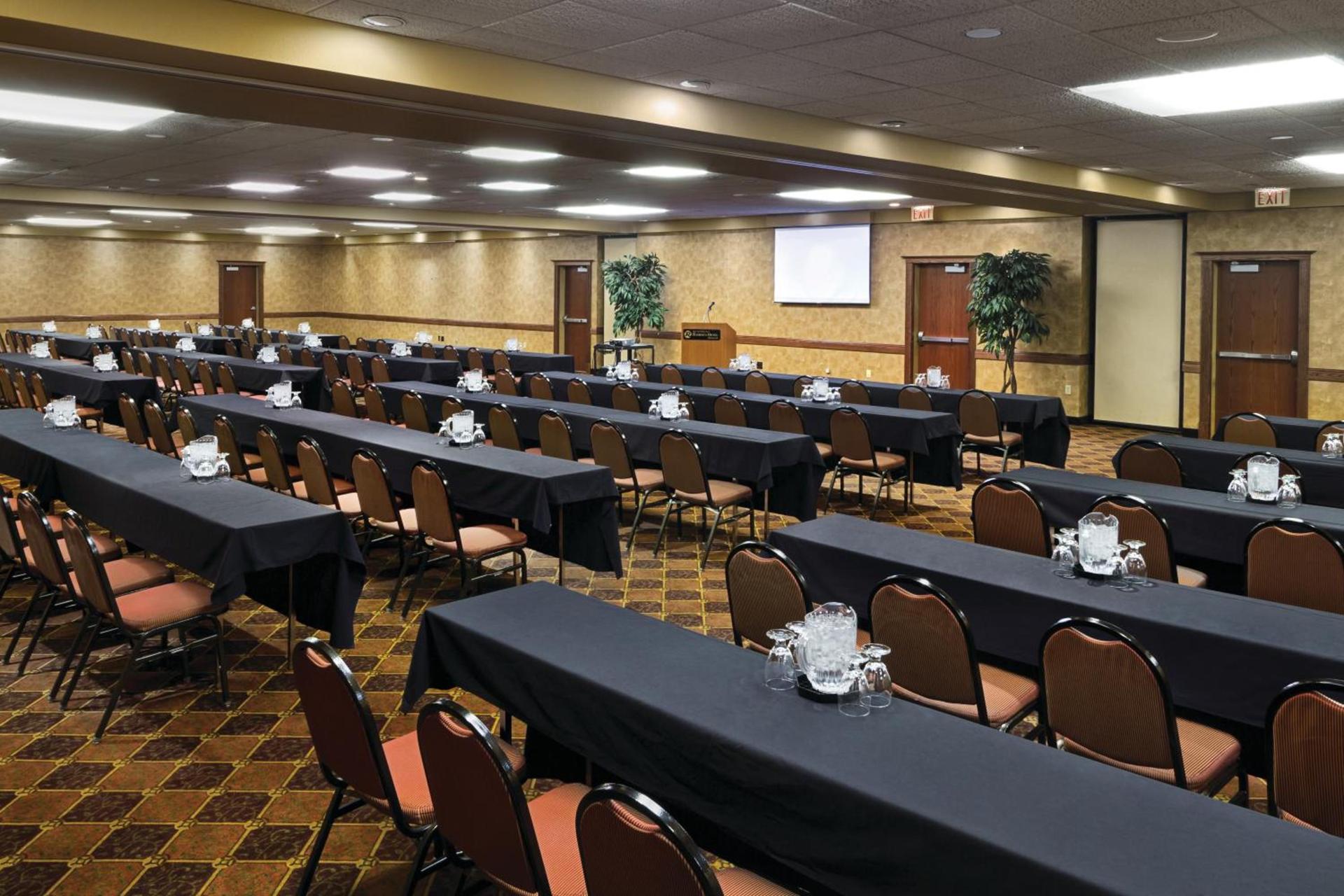 Bismarck Hotel and Conference Center photo 18