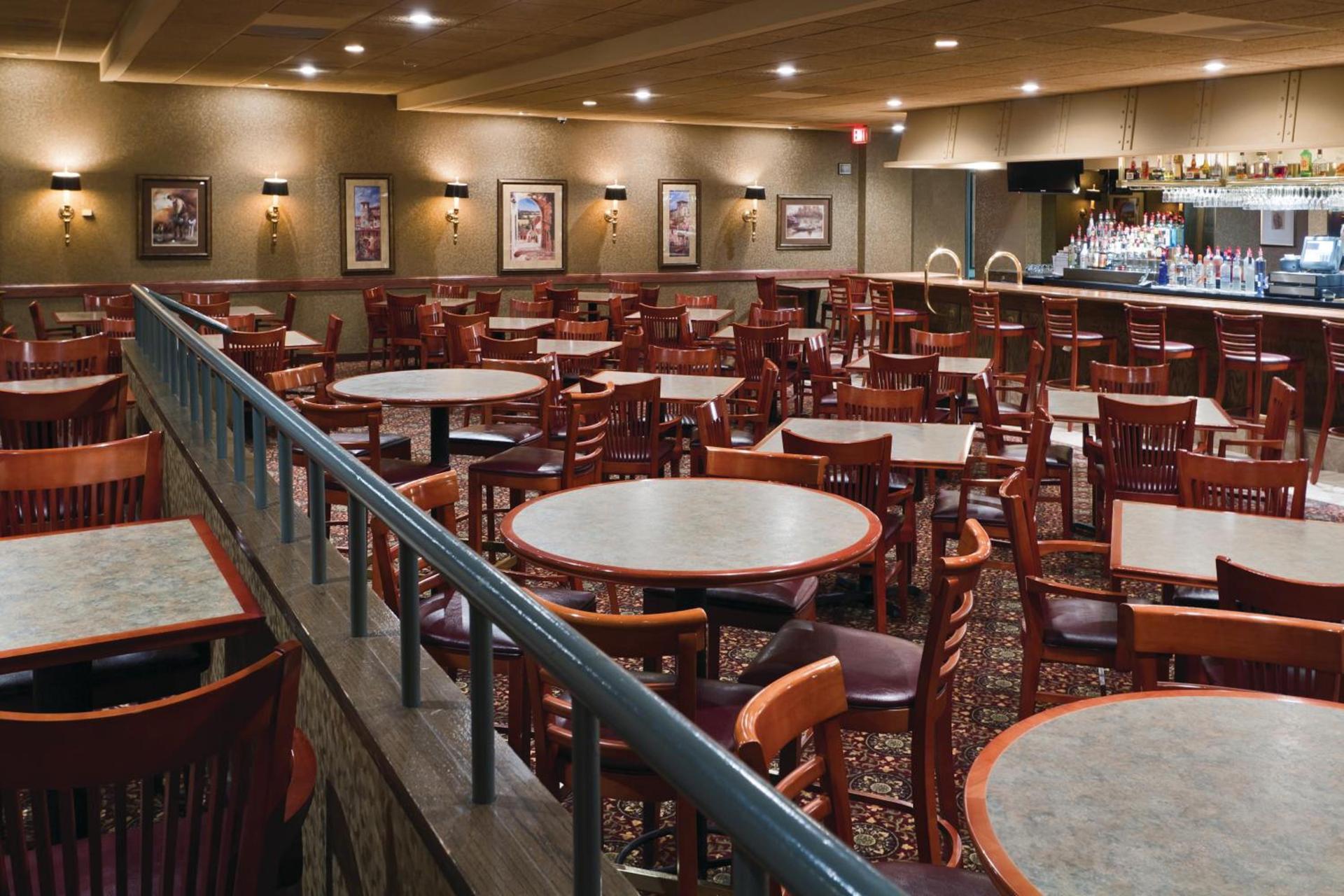 Bismarck Hotel and Conference Center photo 9