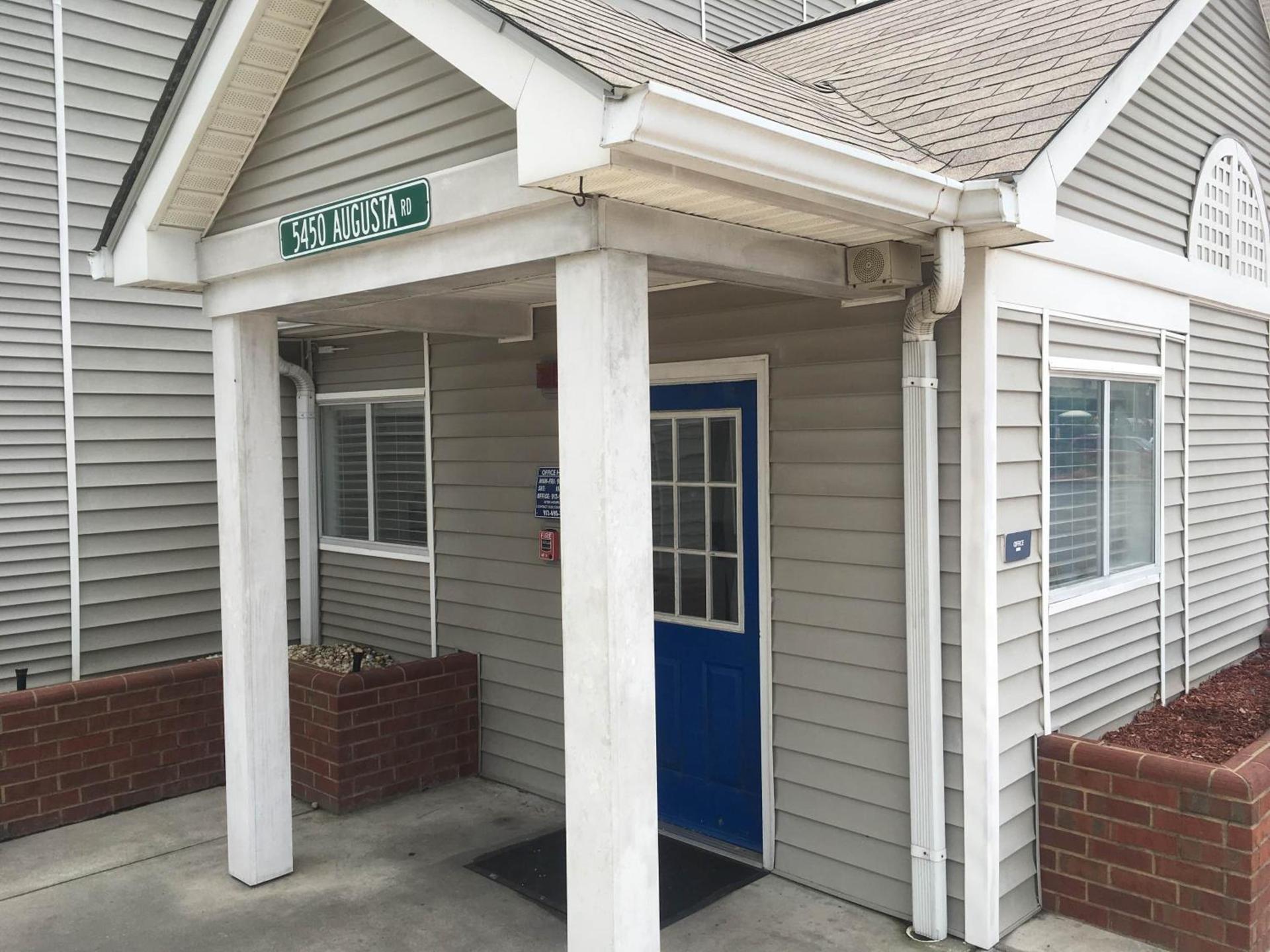 InTown Suites Extended Stay Savannah GA photo 1