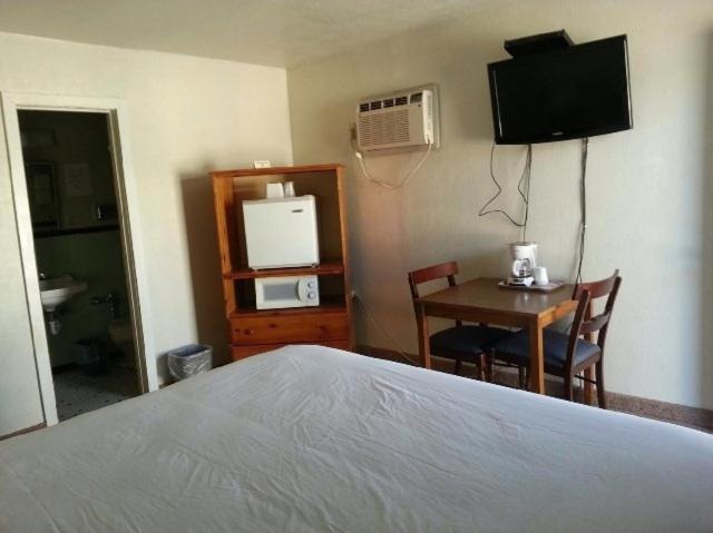 Budget Inn Ballinger photo 9