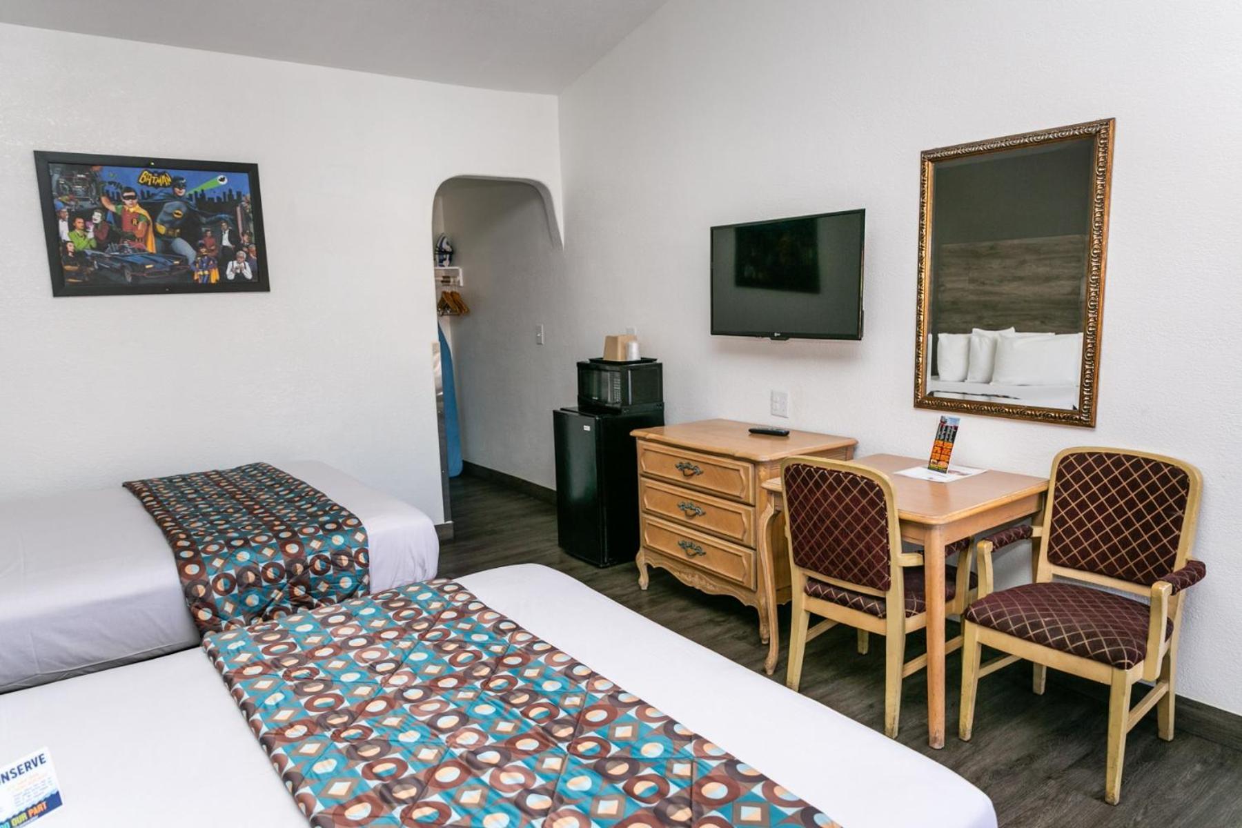 Anaheim Discovery Inn and Suites photo 49