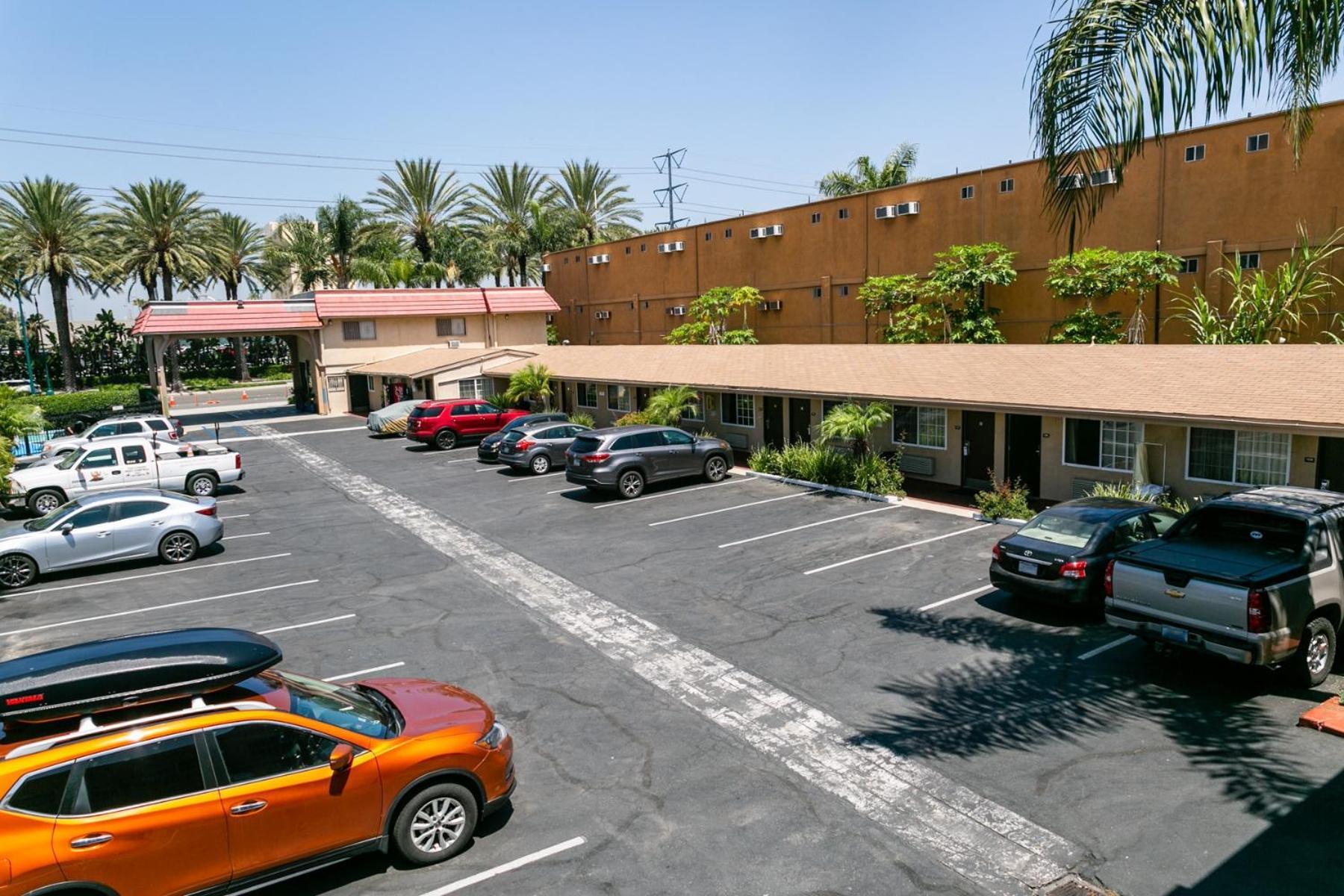 Anaheim Discovery Inn and Suites photo 56