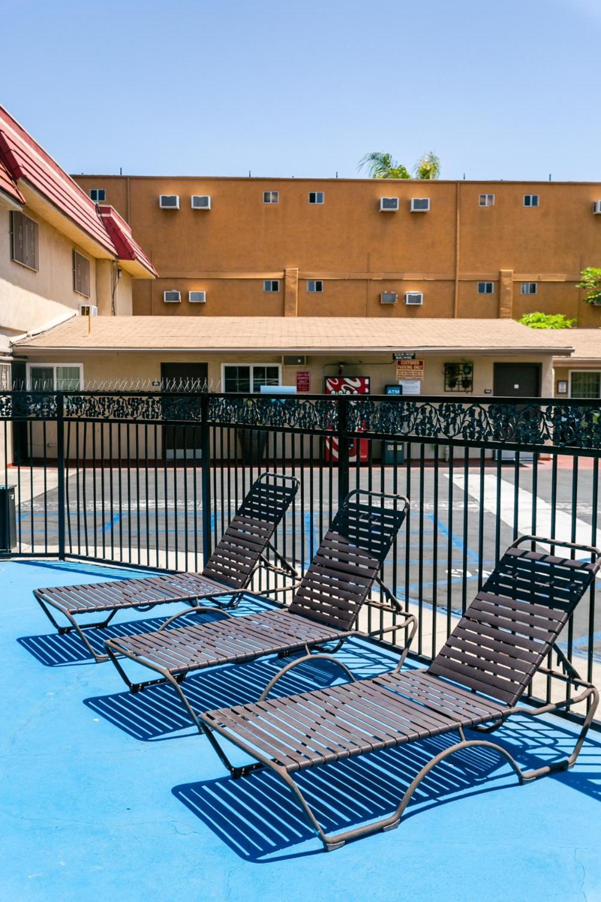 Anaheim Discovery Inn and Suites photo 61