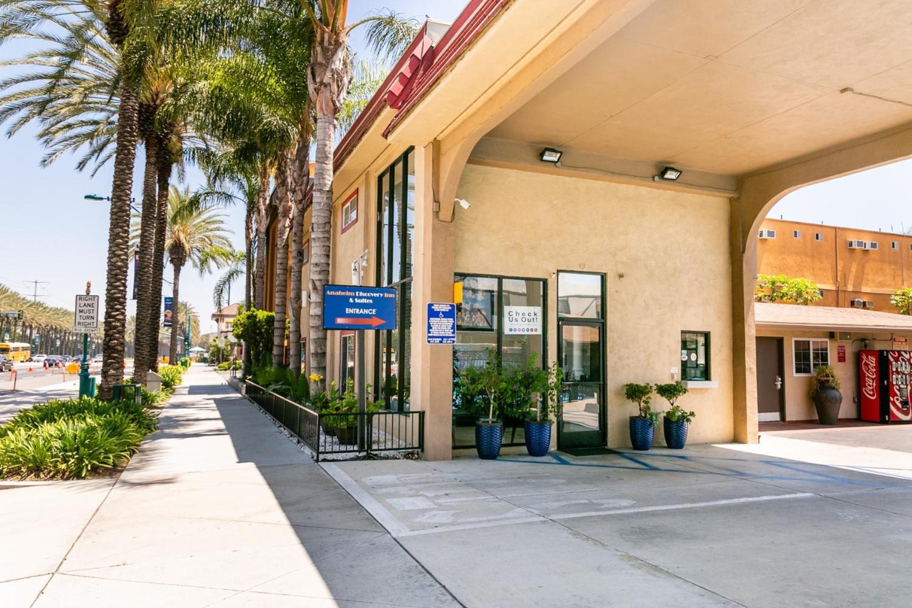 Anaheim Discovery Inn and Suites photo 67