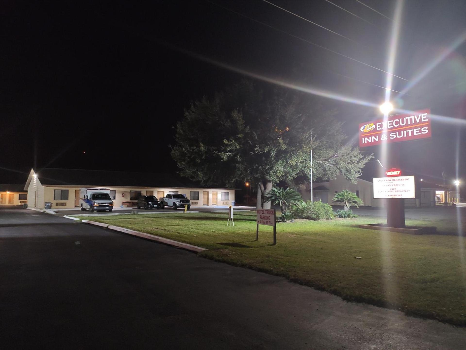 Hebbronville Executive Inn photo 2
