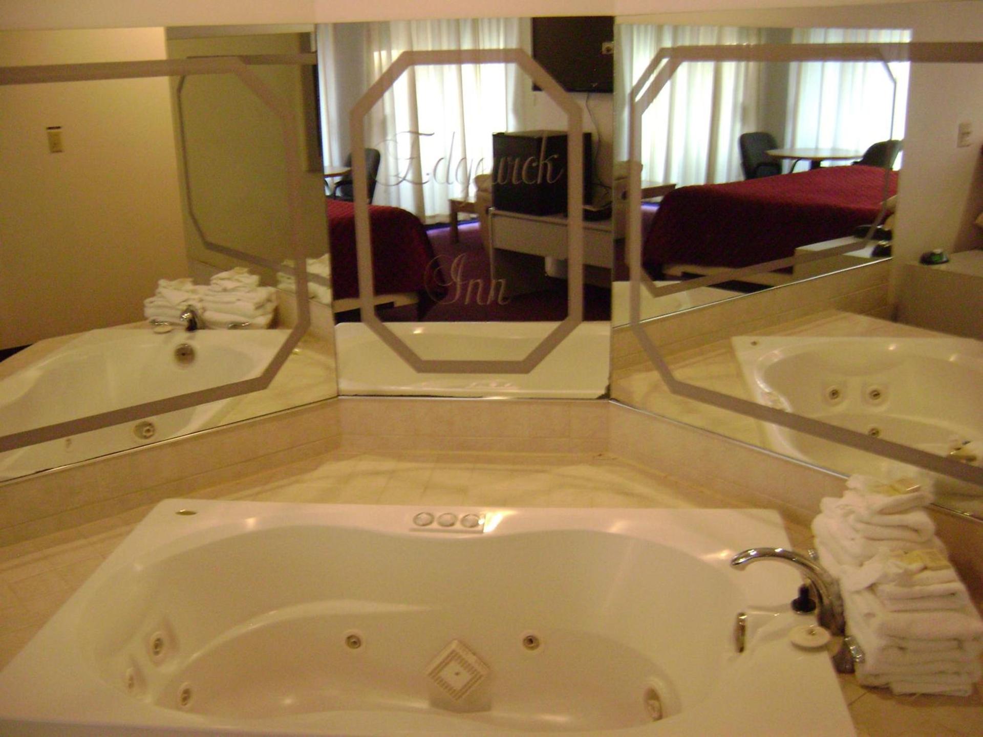 Edgewick Inn photo 19