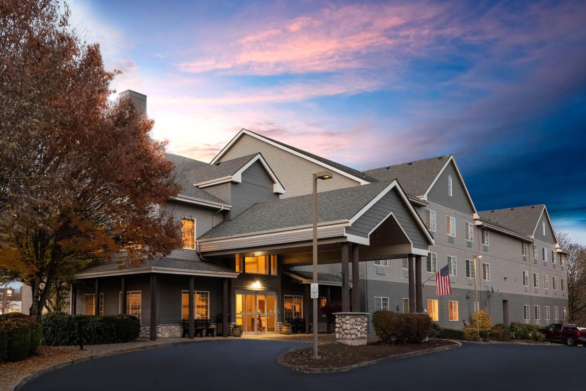 La Quinta by Wyndham Eugene photo 6