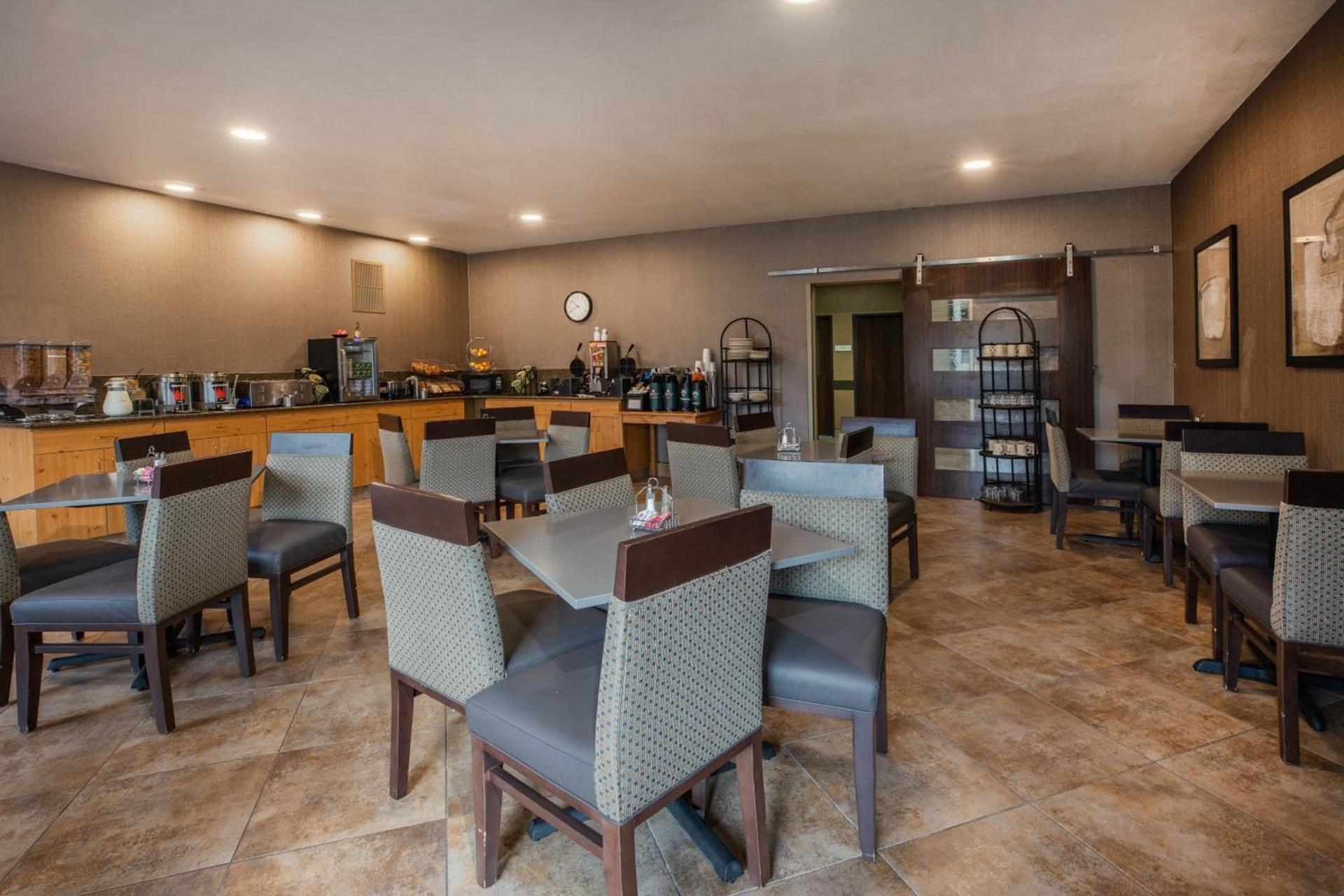 La Quinta by Wyndham Eugene photo 13