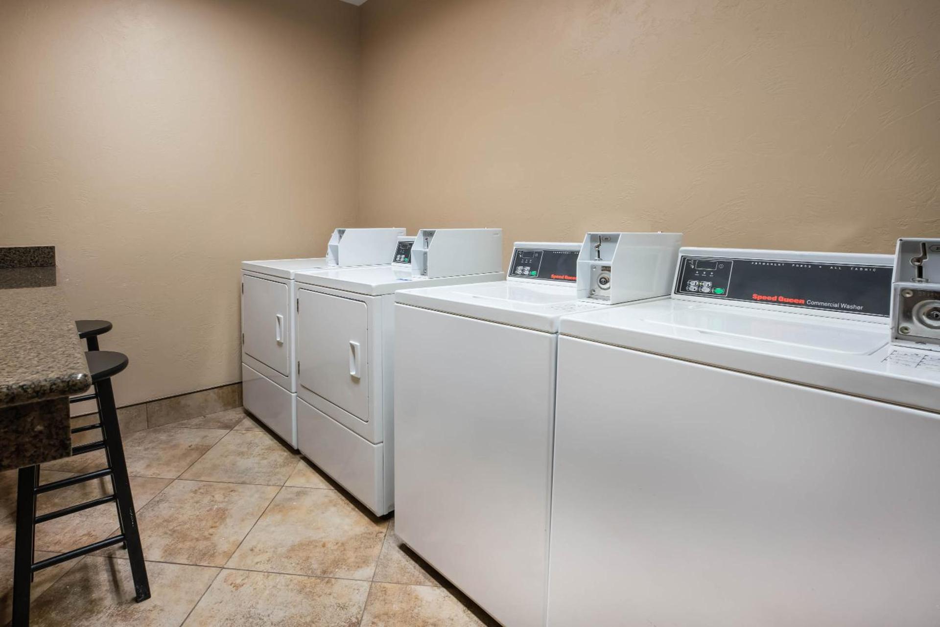 La Quinta by Wyndham Eugene photo 10
