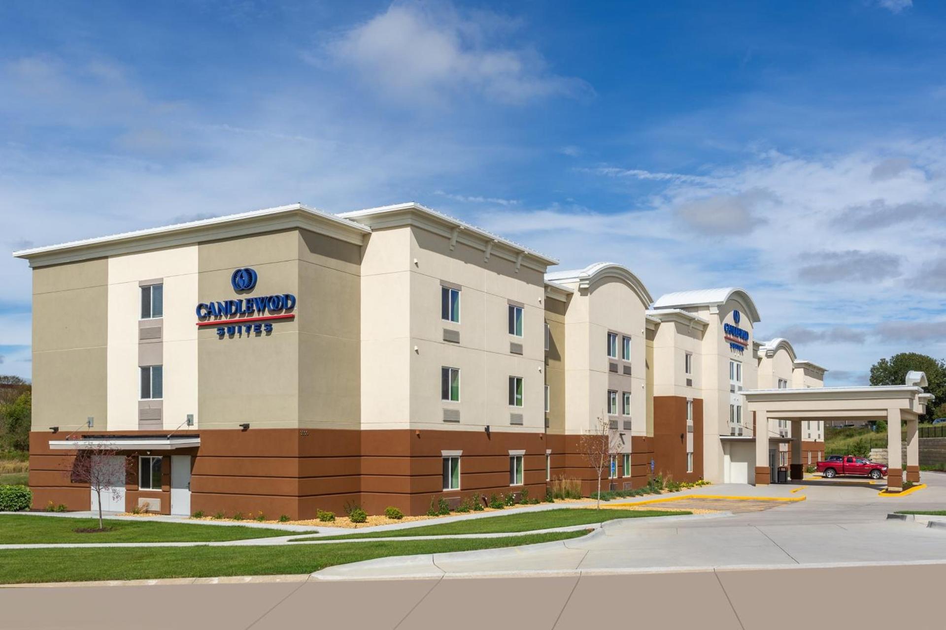 Candlewood Suites - Davenport by IHG photo 1